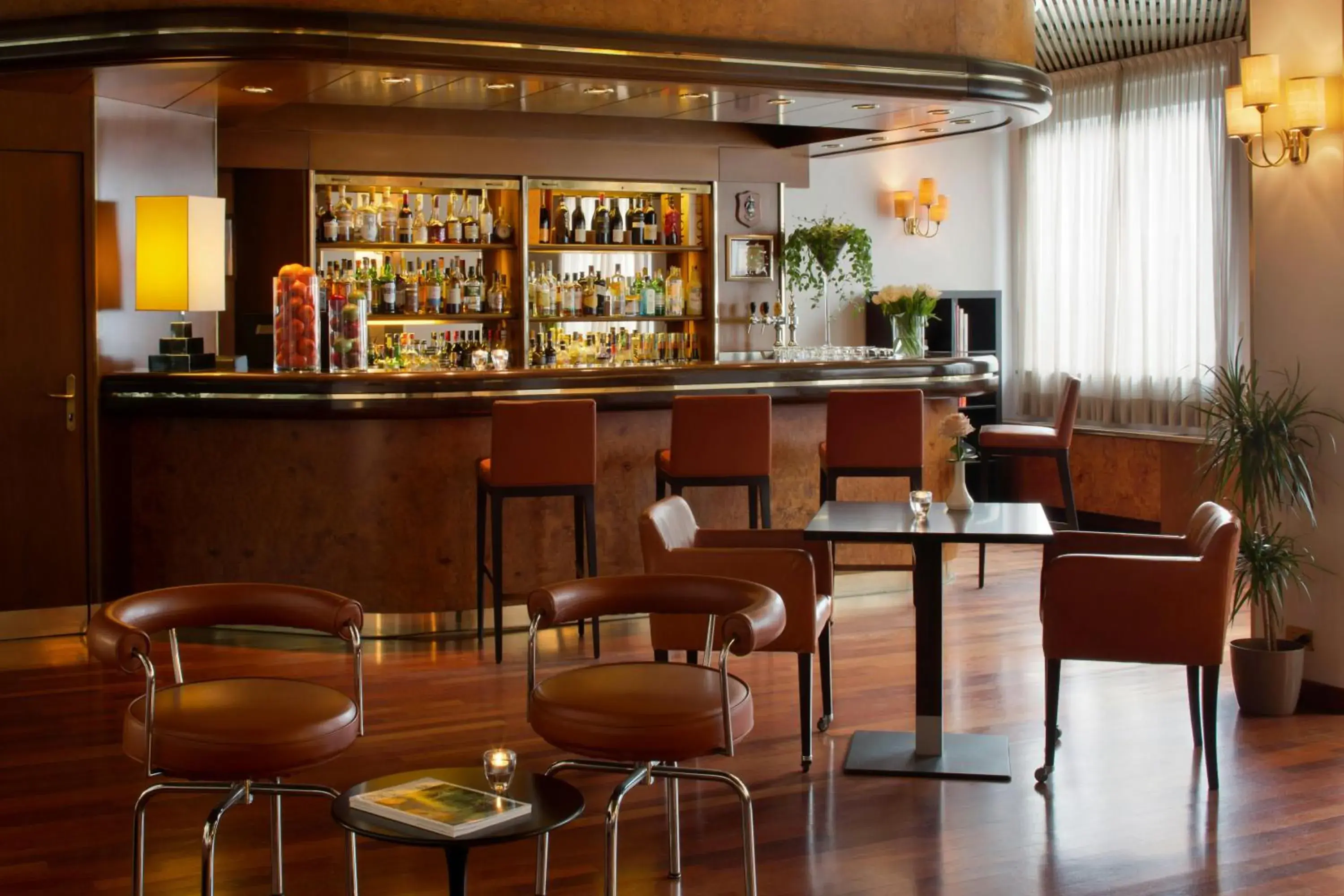 Lounge or bar in Starhotels Cristallo Palace Lounge or bar in Starhotels Cristallo Palace