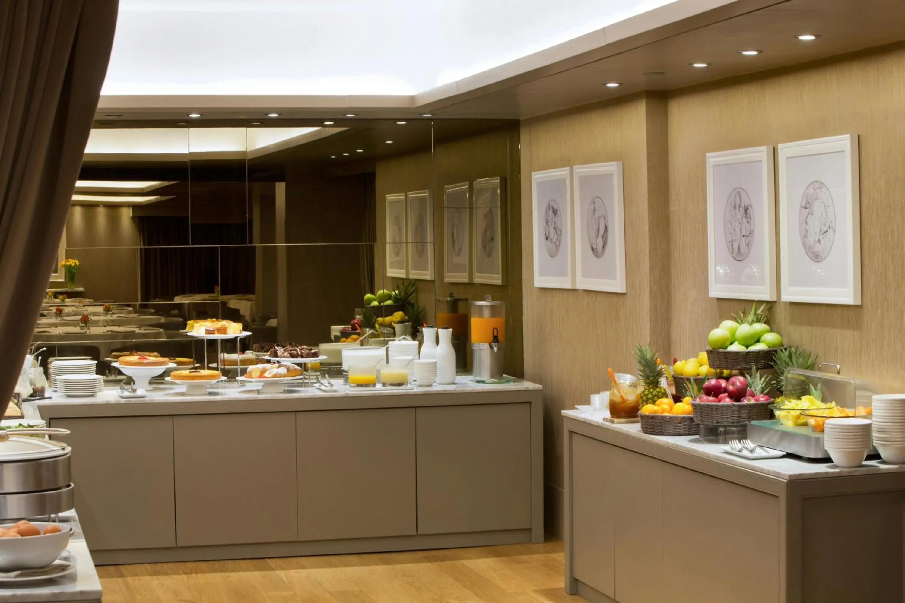 Breakfast in Starhotels Michelangelo Florence