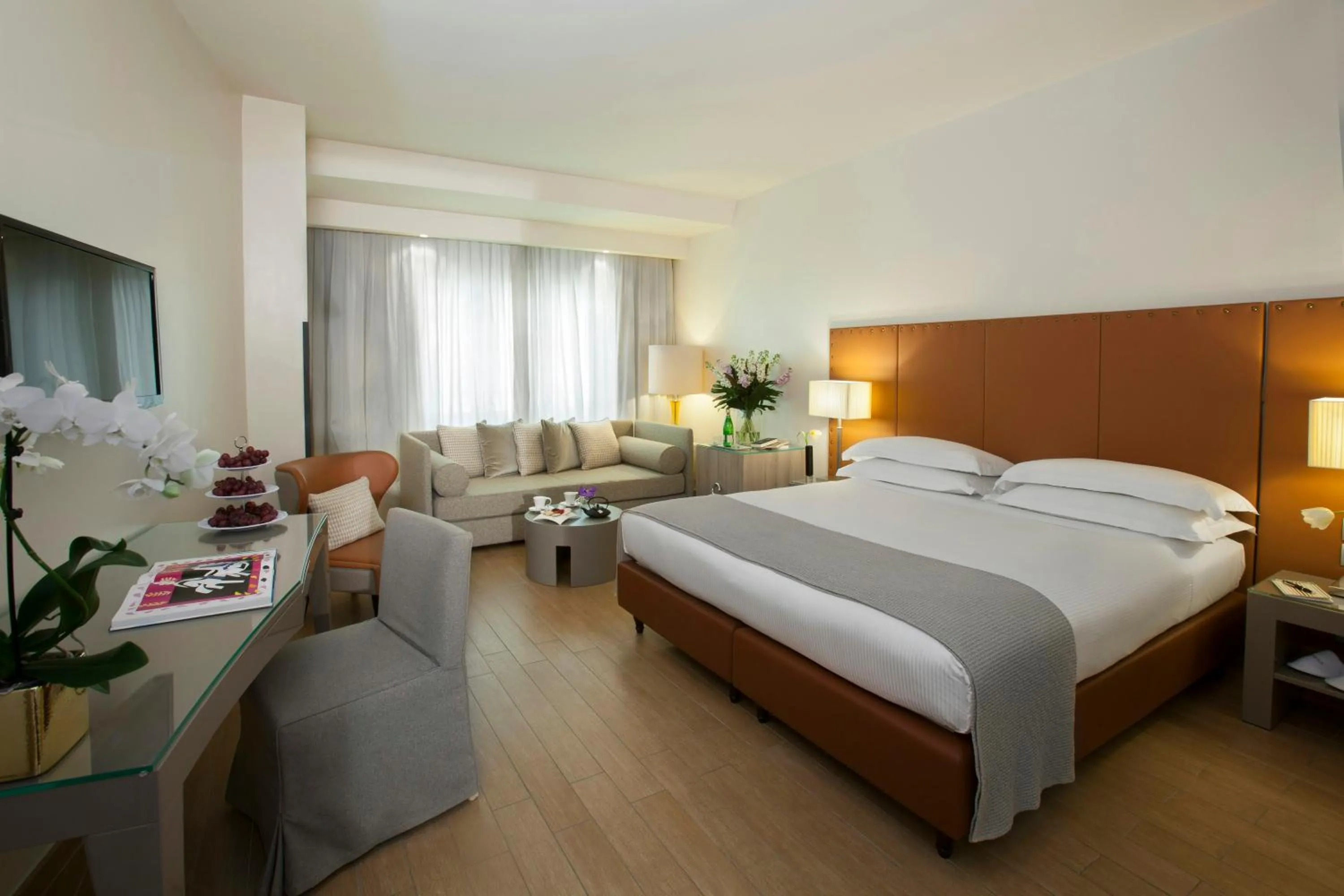 Bedroom, Bed in Starhotels Michelangelo Florence