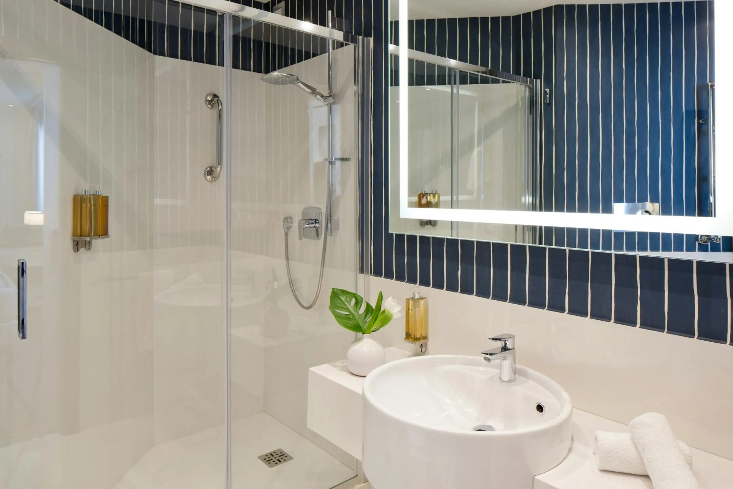 Bathroom in Starhotels President