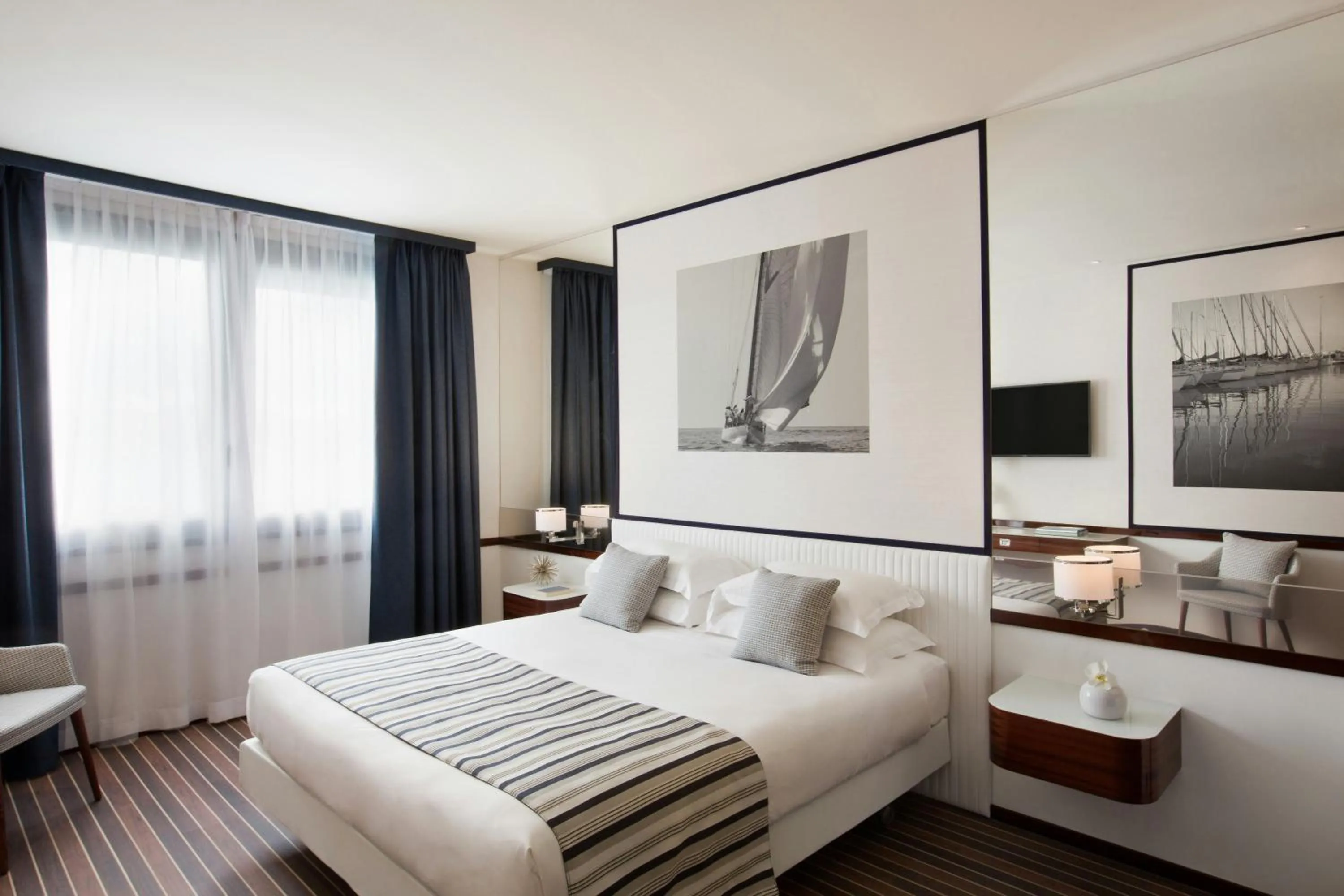 Photo of the whole room, Bed in Starhotels President