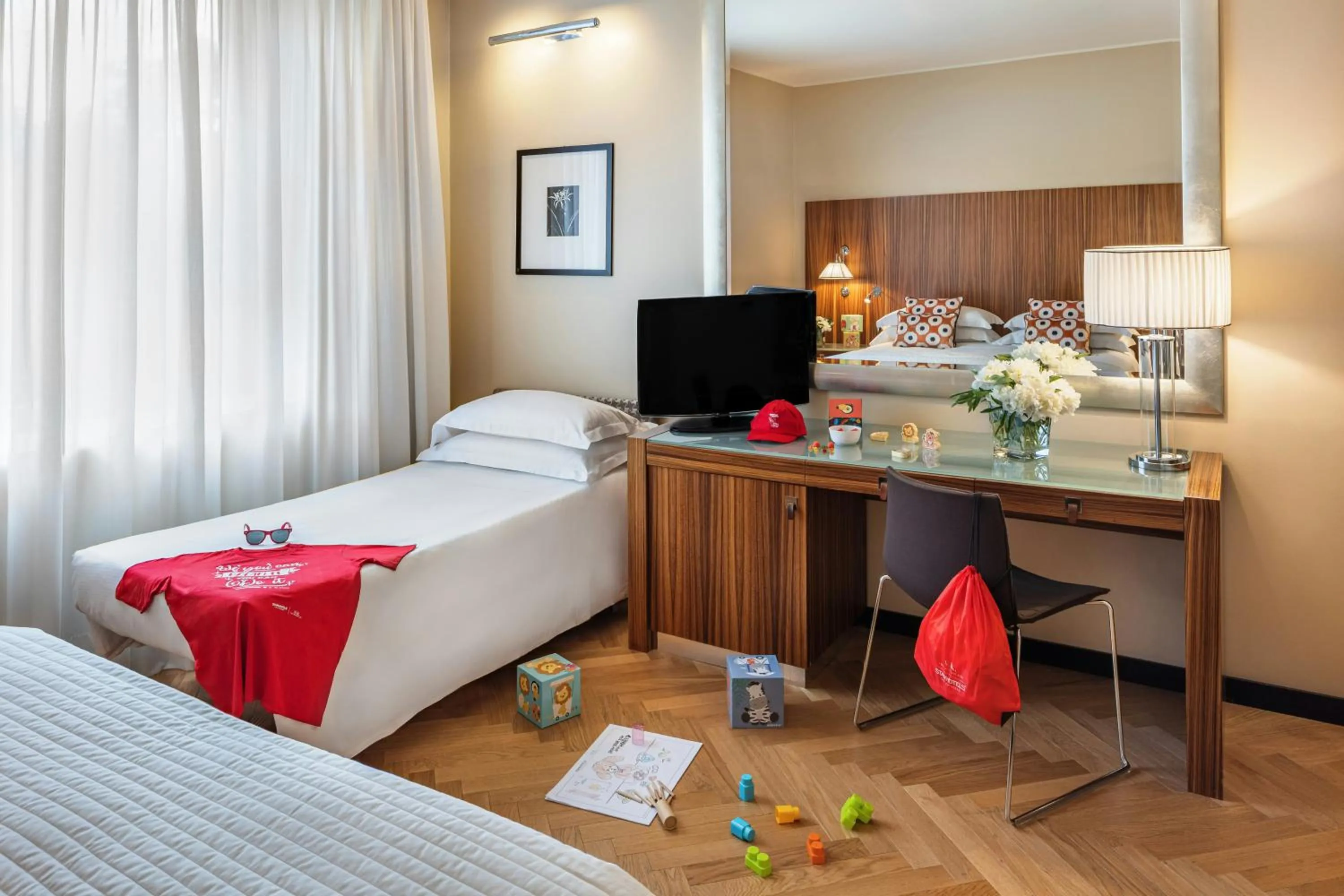 Children play ground, Bed in Starhotels Anderson