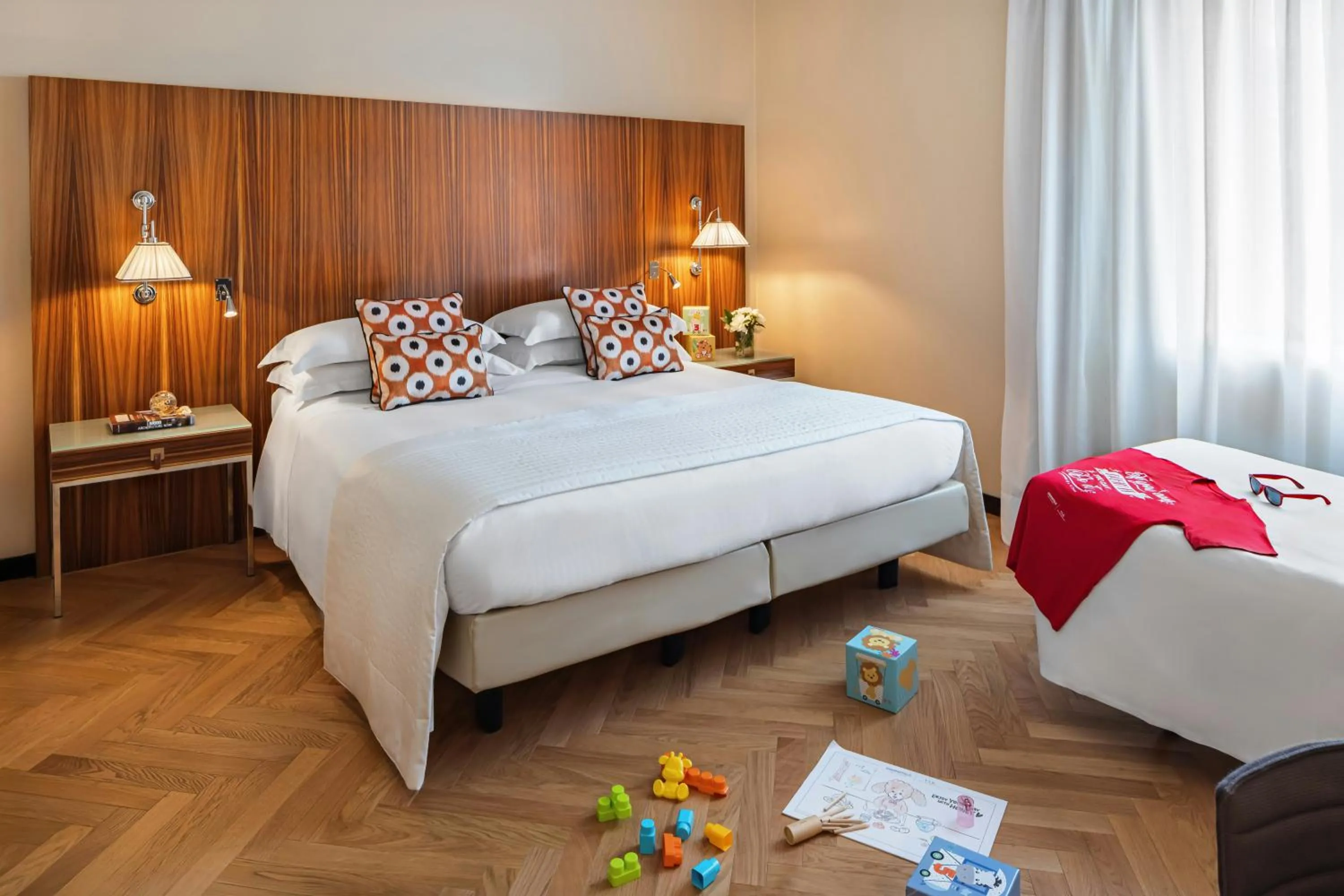 Children play ground, Bed in Starhotels Anderson