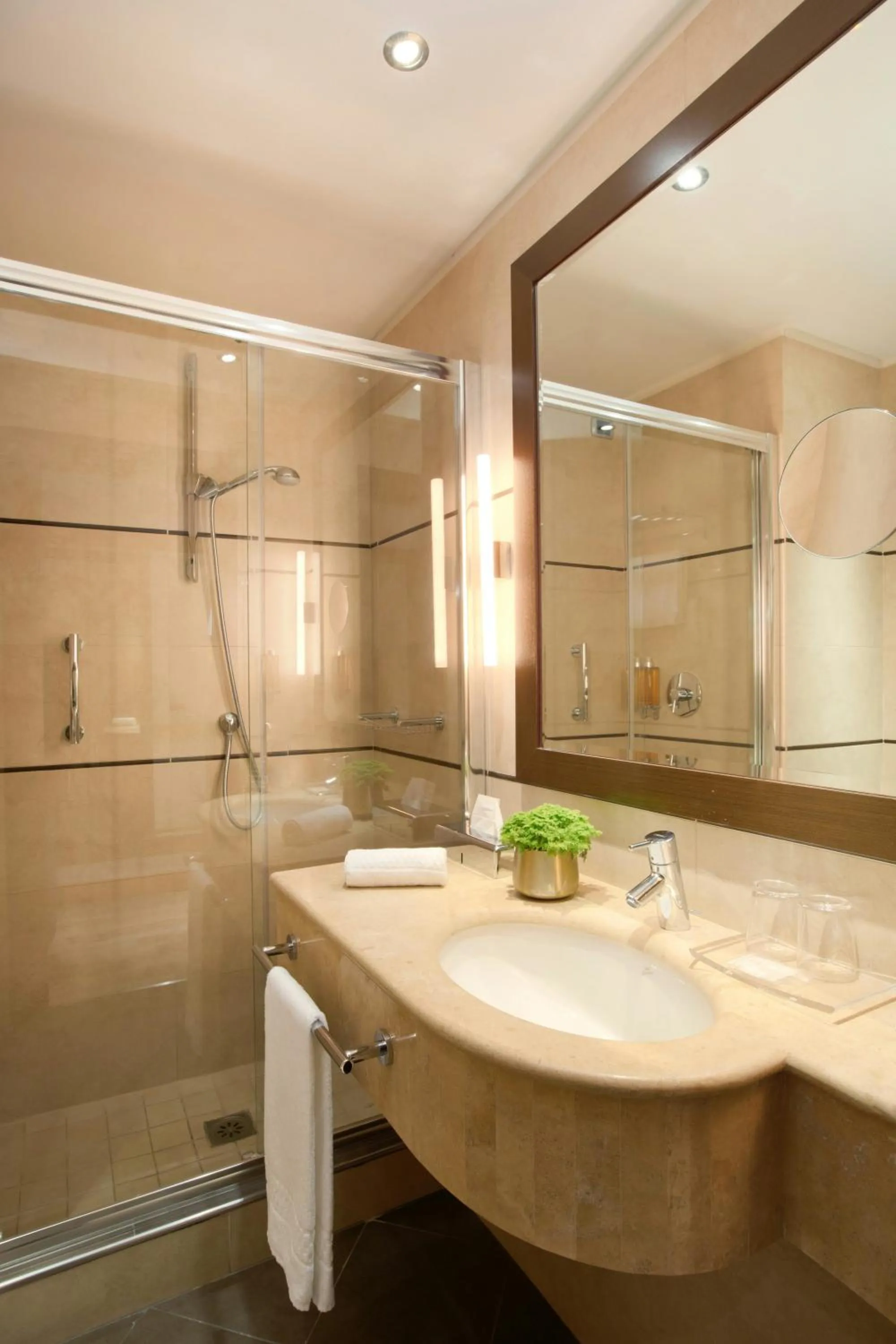 Bathroom in Starhotels Tourist