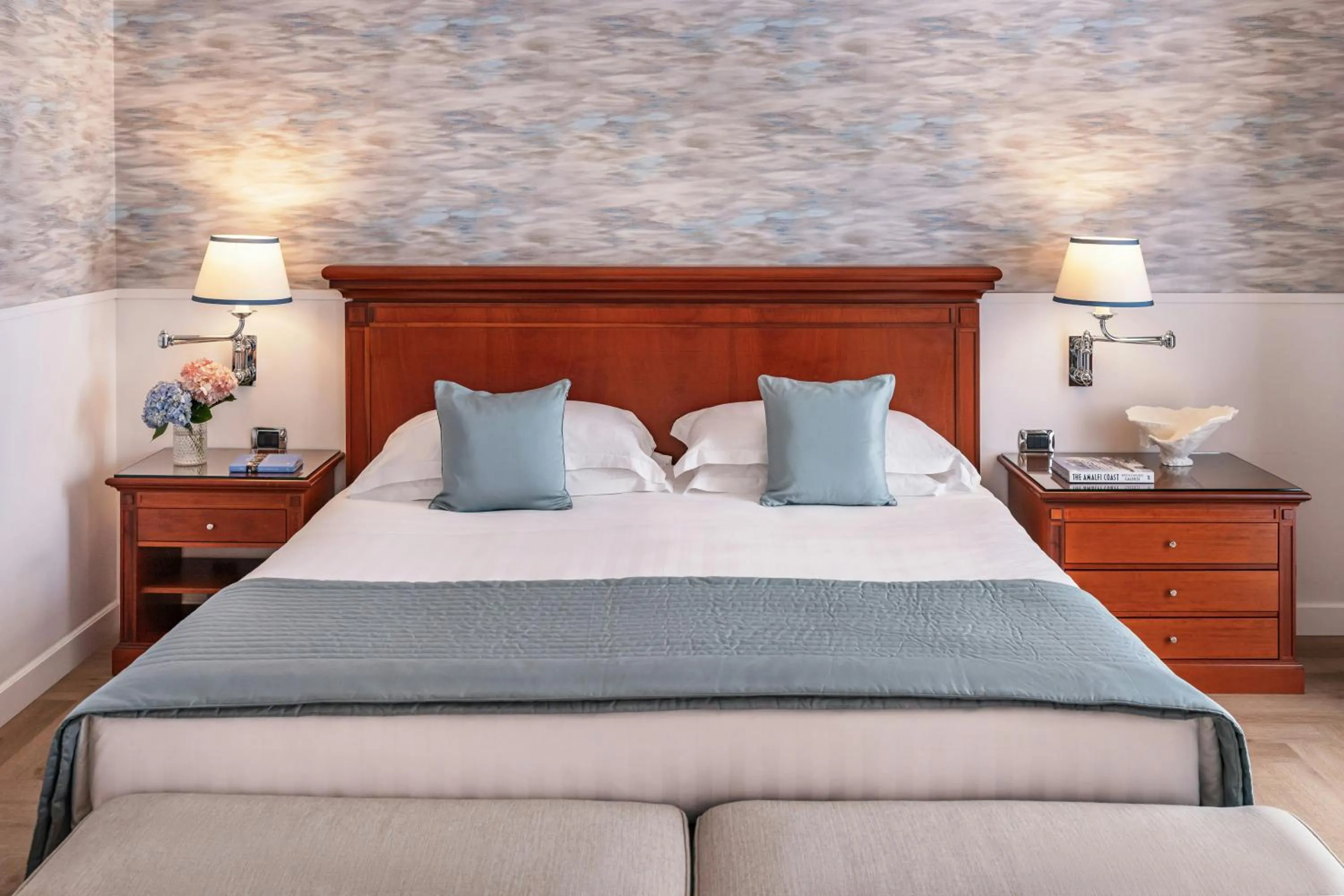 Photo of the whole room, Bed in Starhotels Terminus