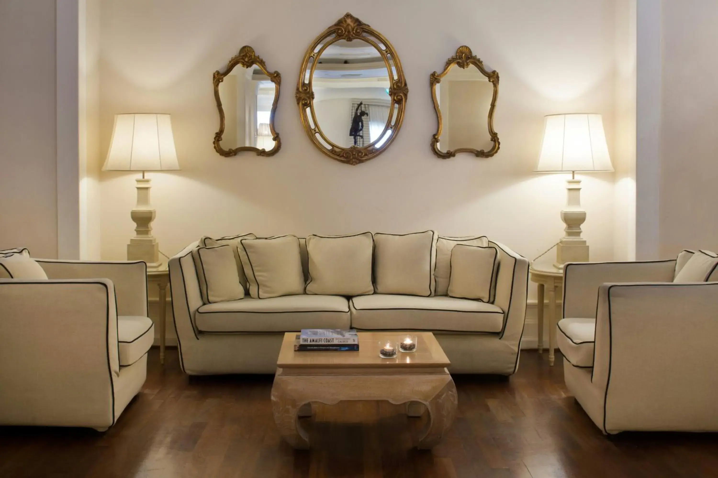 Lounge or bar in Starhotels Terminus Lounge or bar in Starhotels Terminus