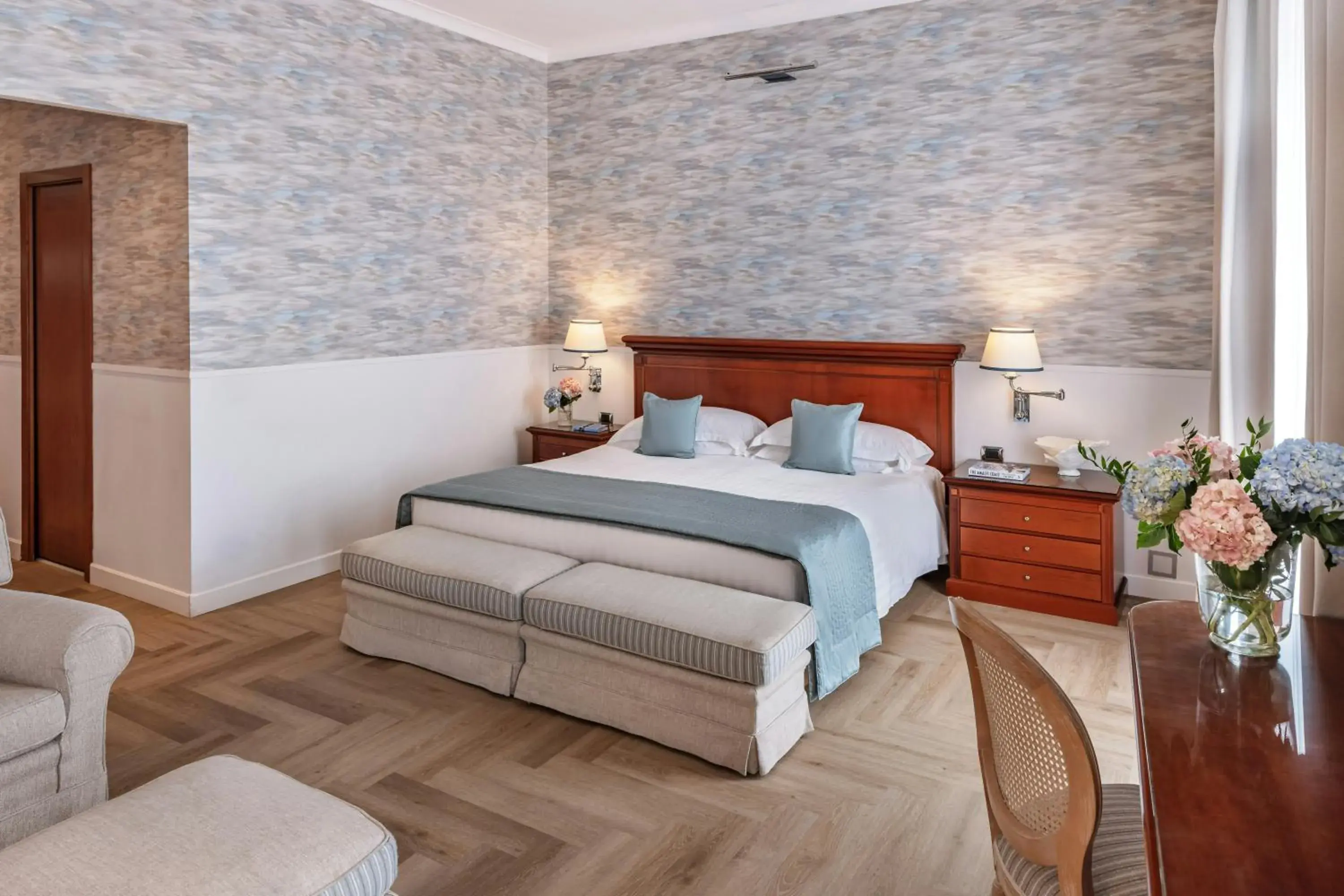 Photo of the whole room, Bed in Starhotels Terminus Photo of the whole room, Bed in Starhotels Terminus