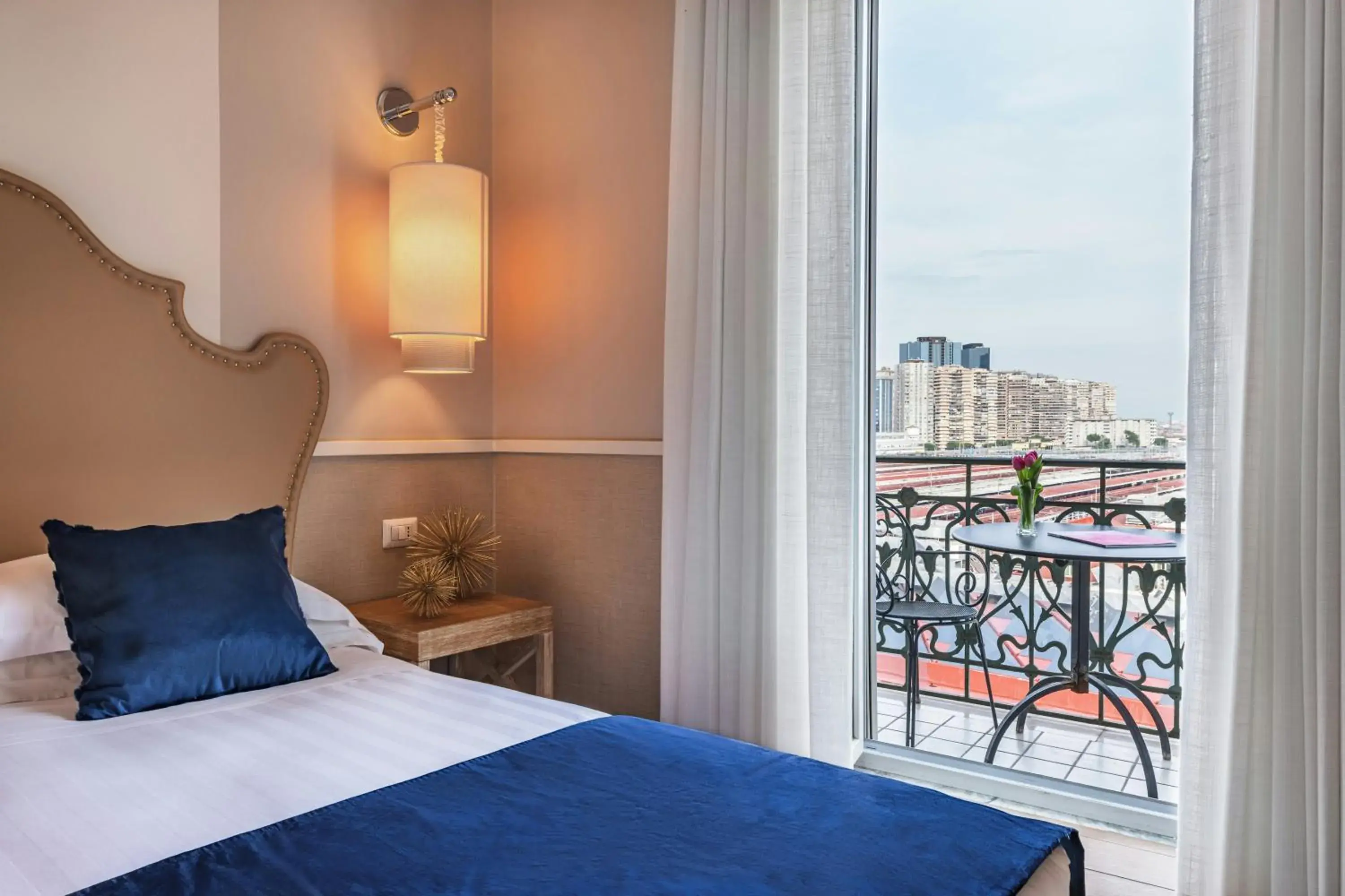 Bedroom, Bed in Starhotels Terminus Bedroom, Bed in Starhotels Terminus