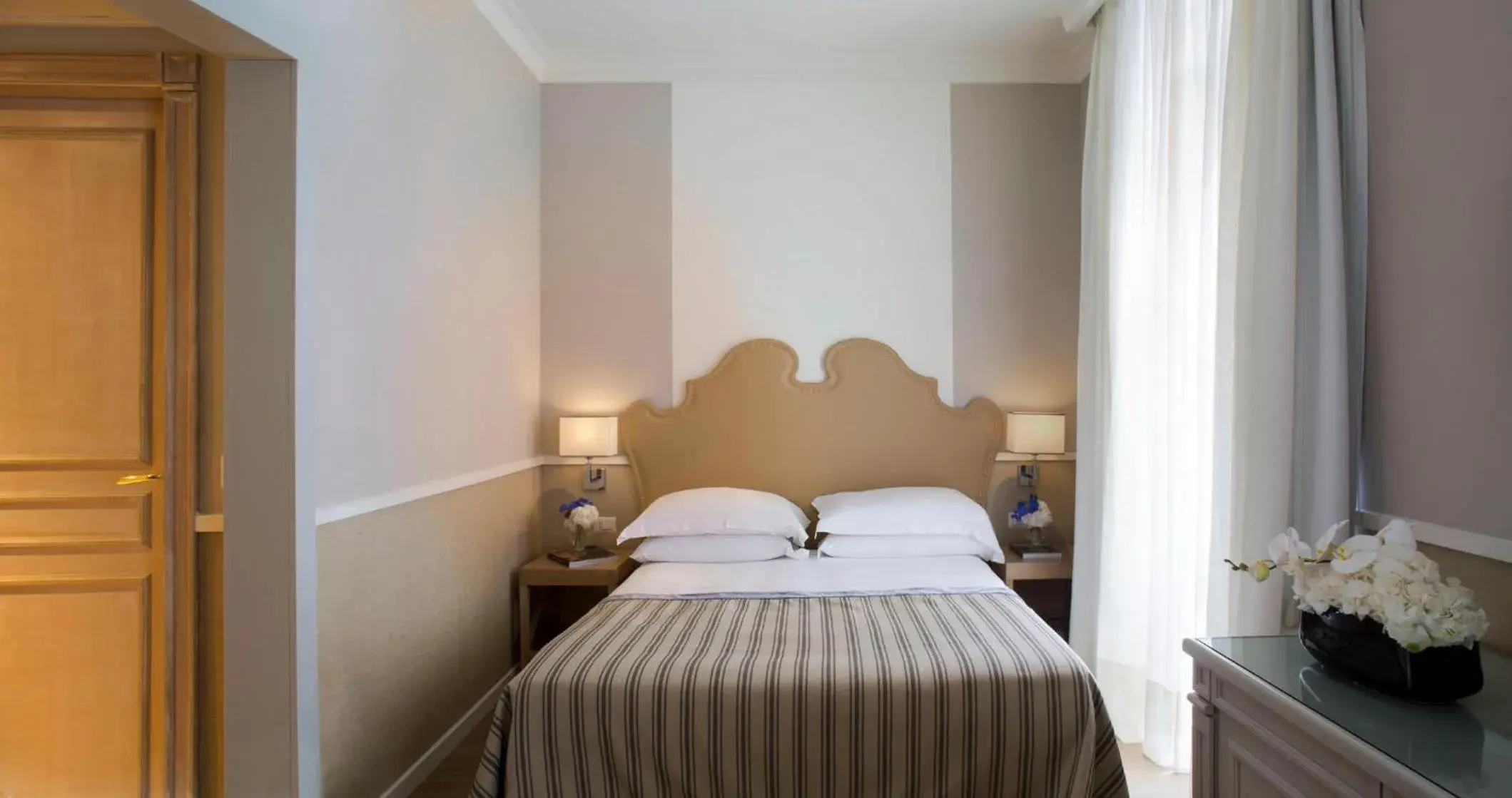 Bedroom, Bed in Starhotels Terminus Bedroom, Bed in Starhotels Terminus