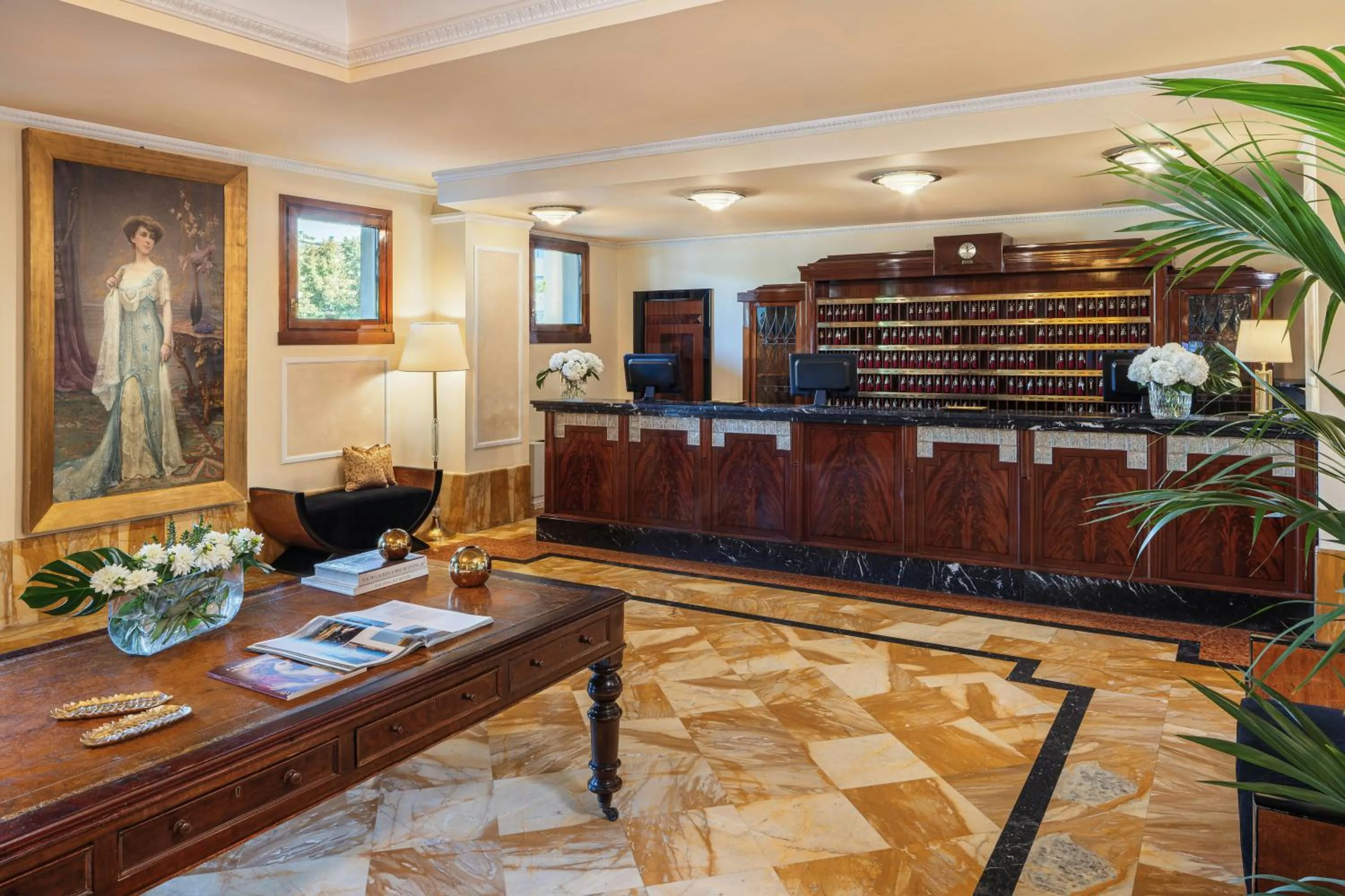 Lobby or reception in Starhotels Du Parc