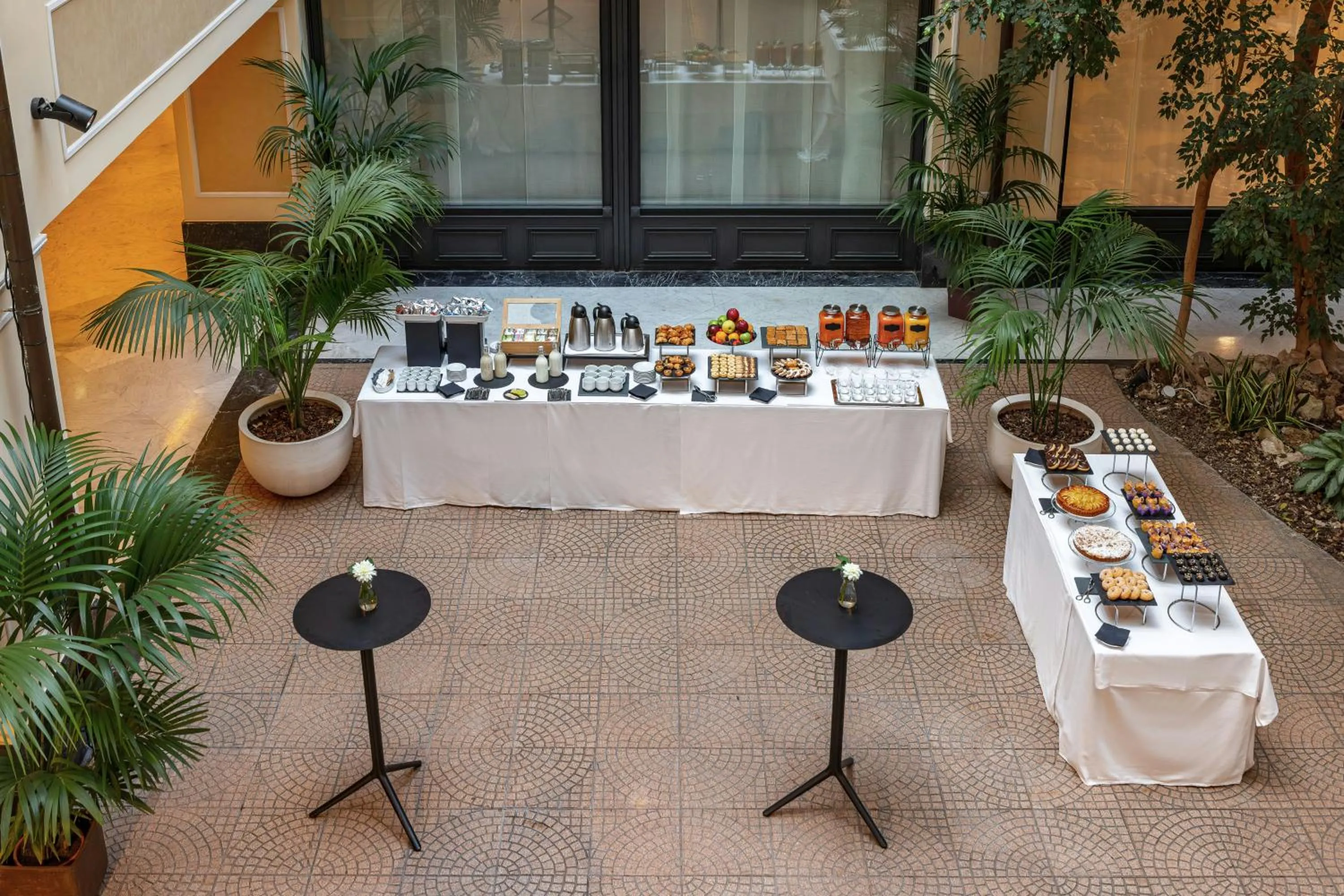 Inner courtyard view in Starhotels Du Parc