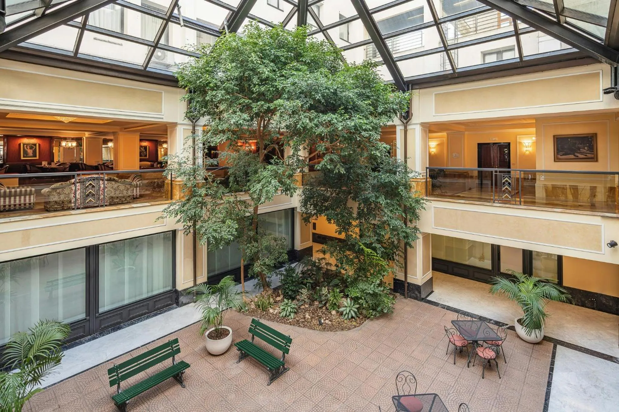 Lobby or reception in Starhotels Du Parc