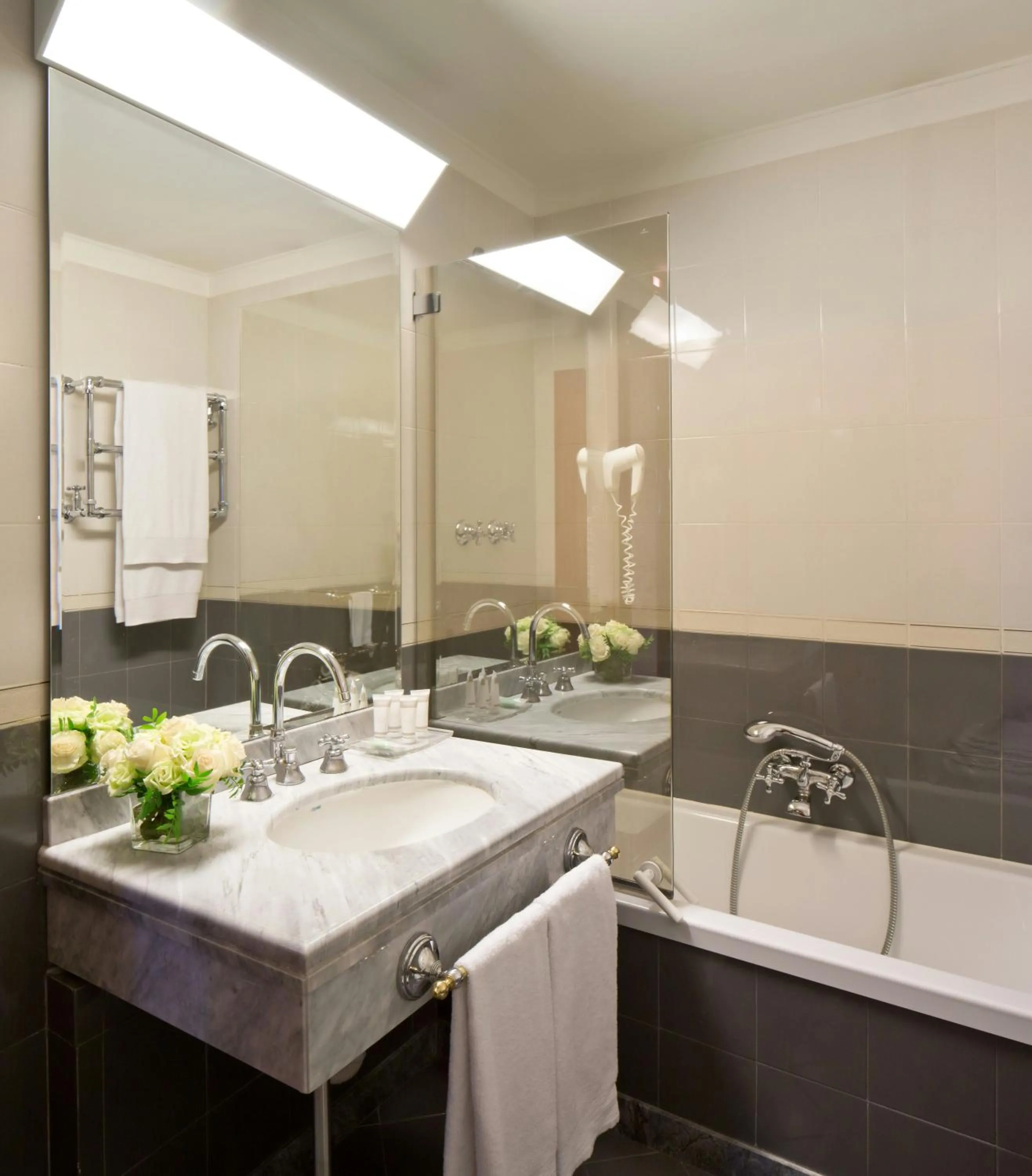 Bathroom in Starhotels Du Parc