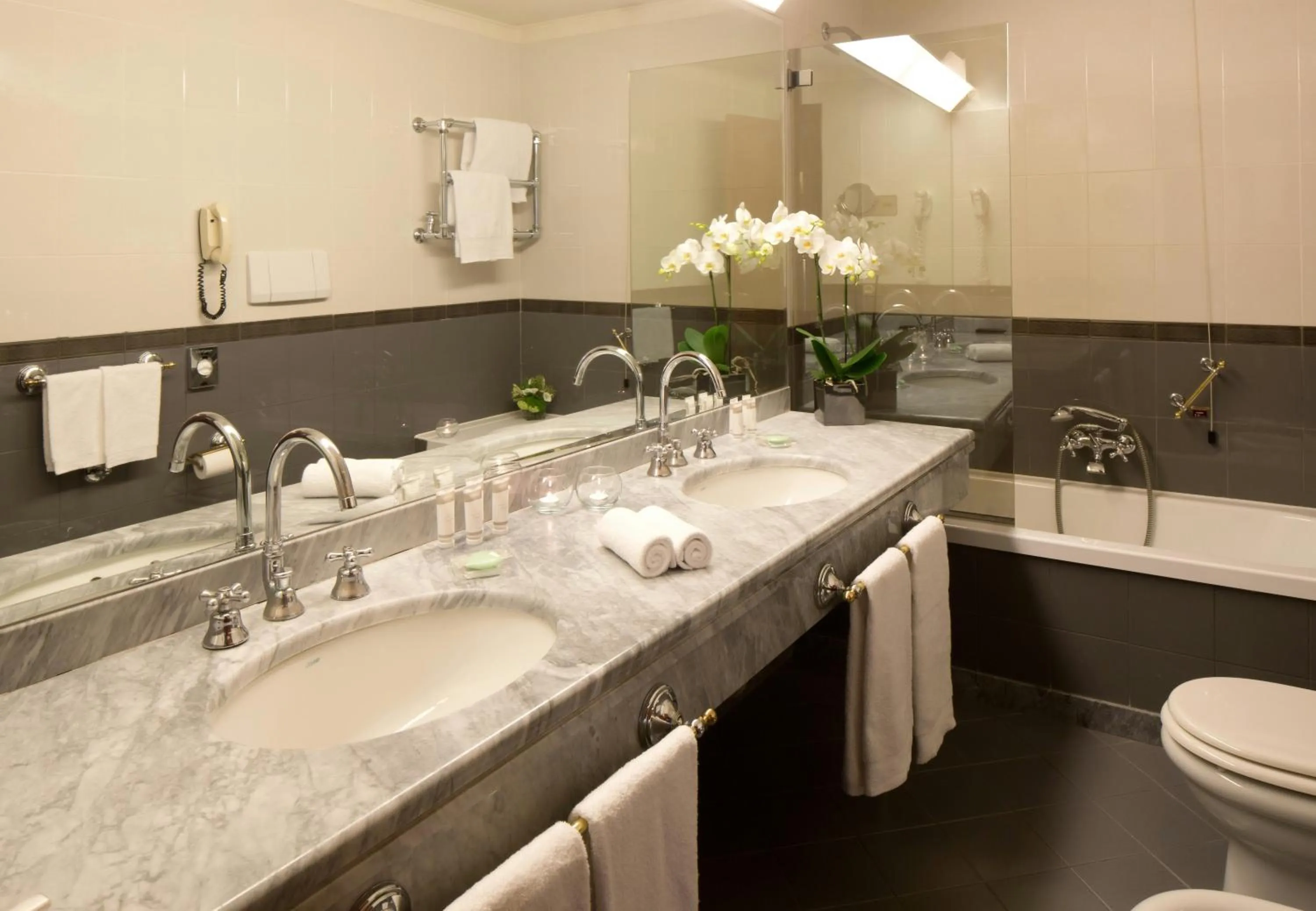 Bathroom in Starhotels Du Parc