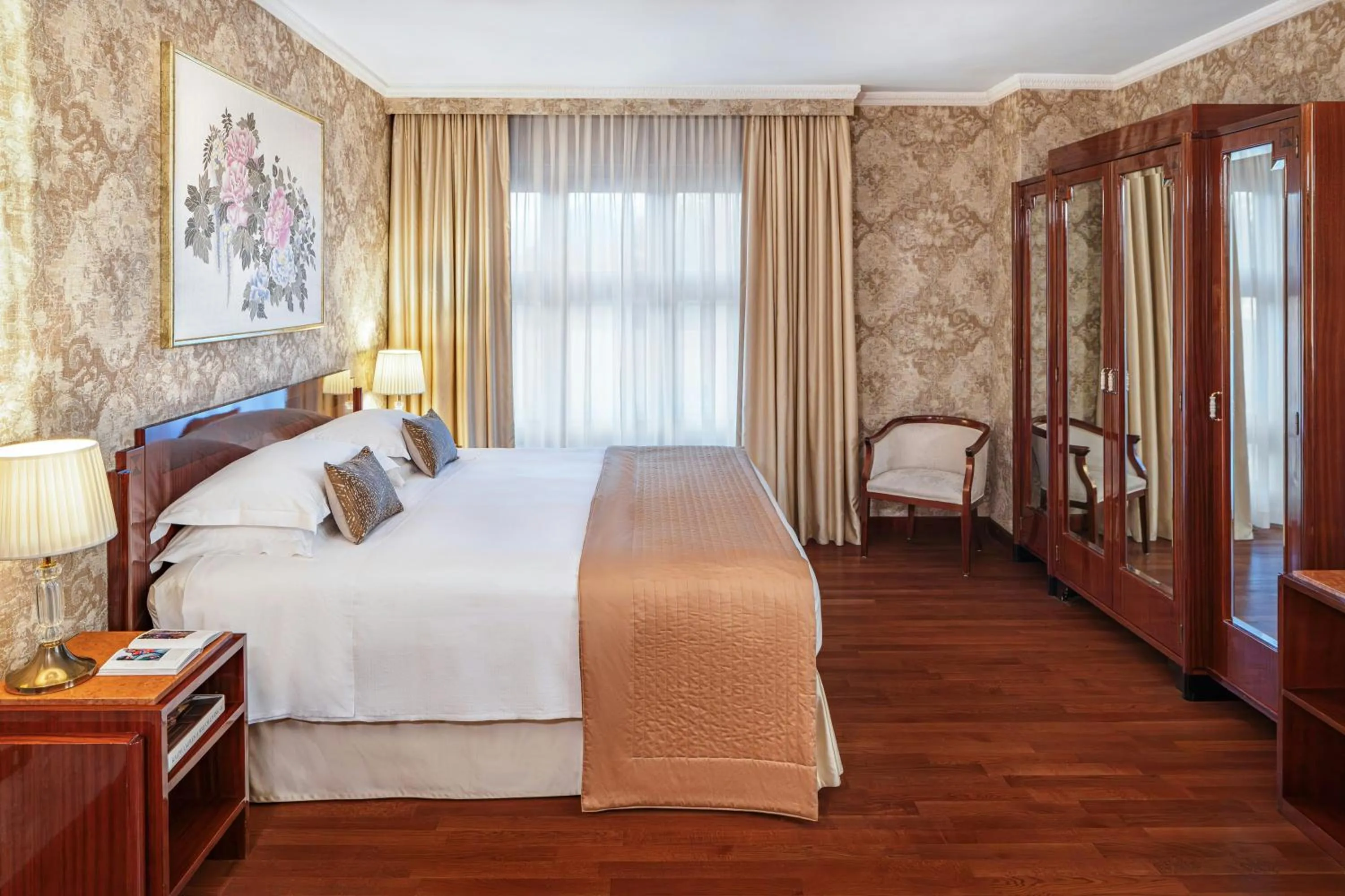 Photo of the whole room, Bed in Starhotels Du Parc