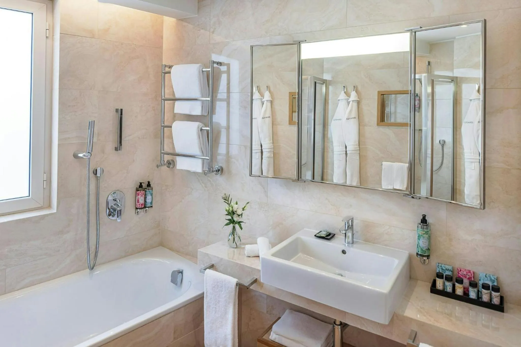Bathroom in Starhotels Metropole