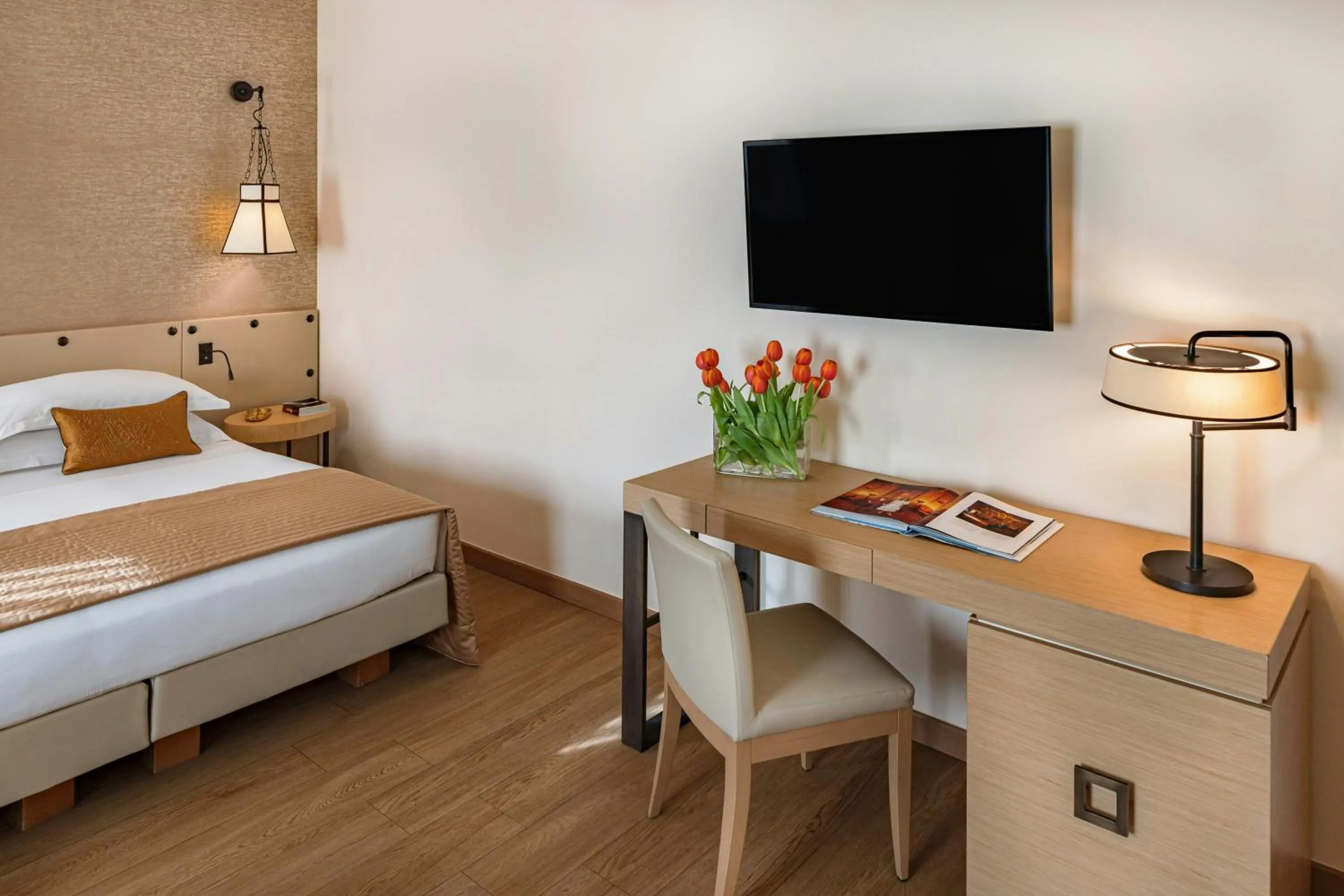 Photo of the whole room, Bed in Starhotels Metropole