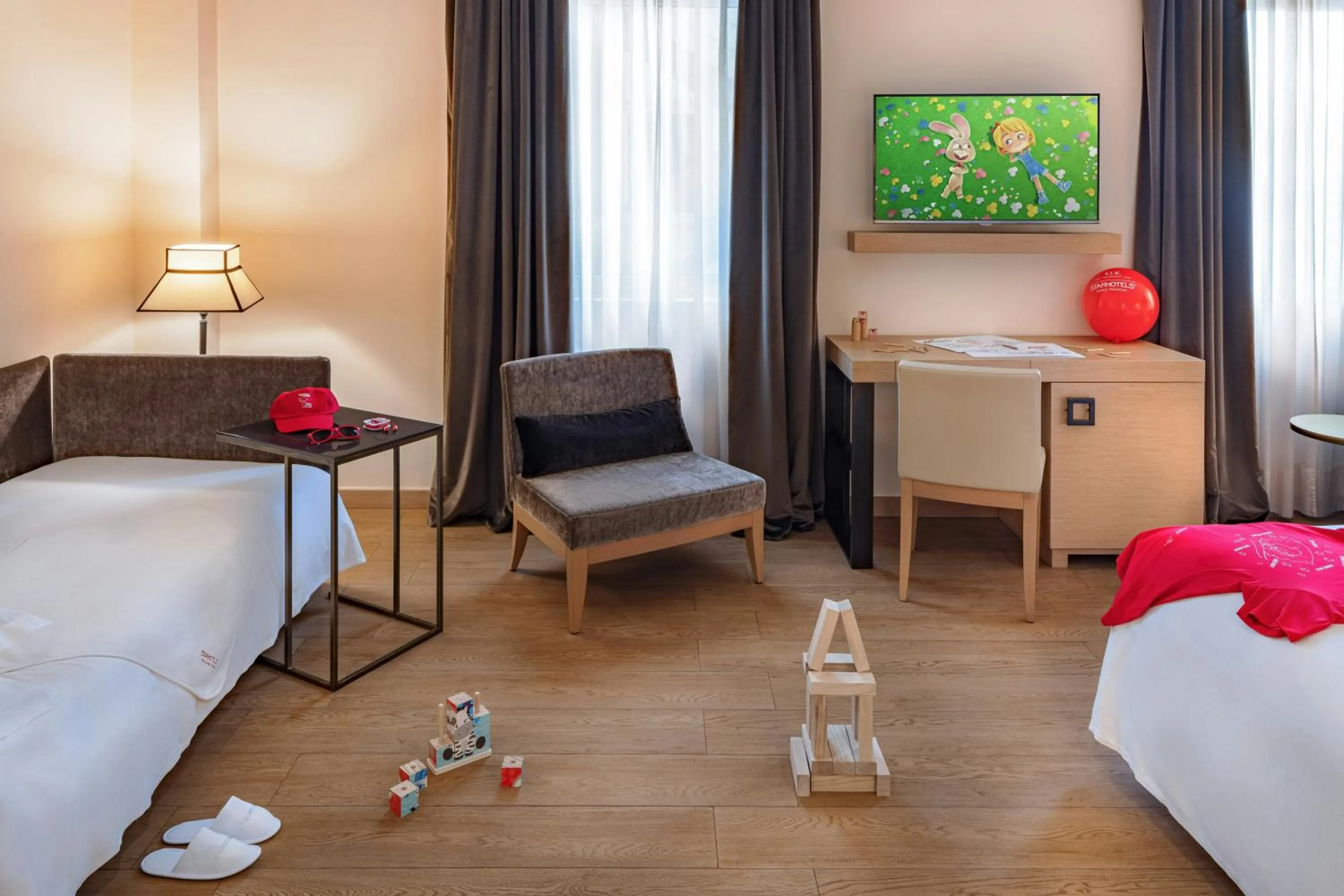 Photo of the whole room, Bed in Starhotels Metropole