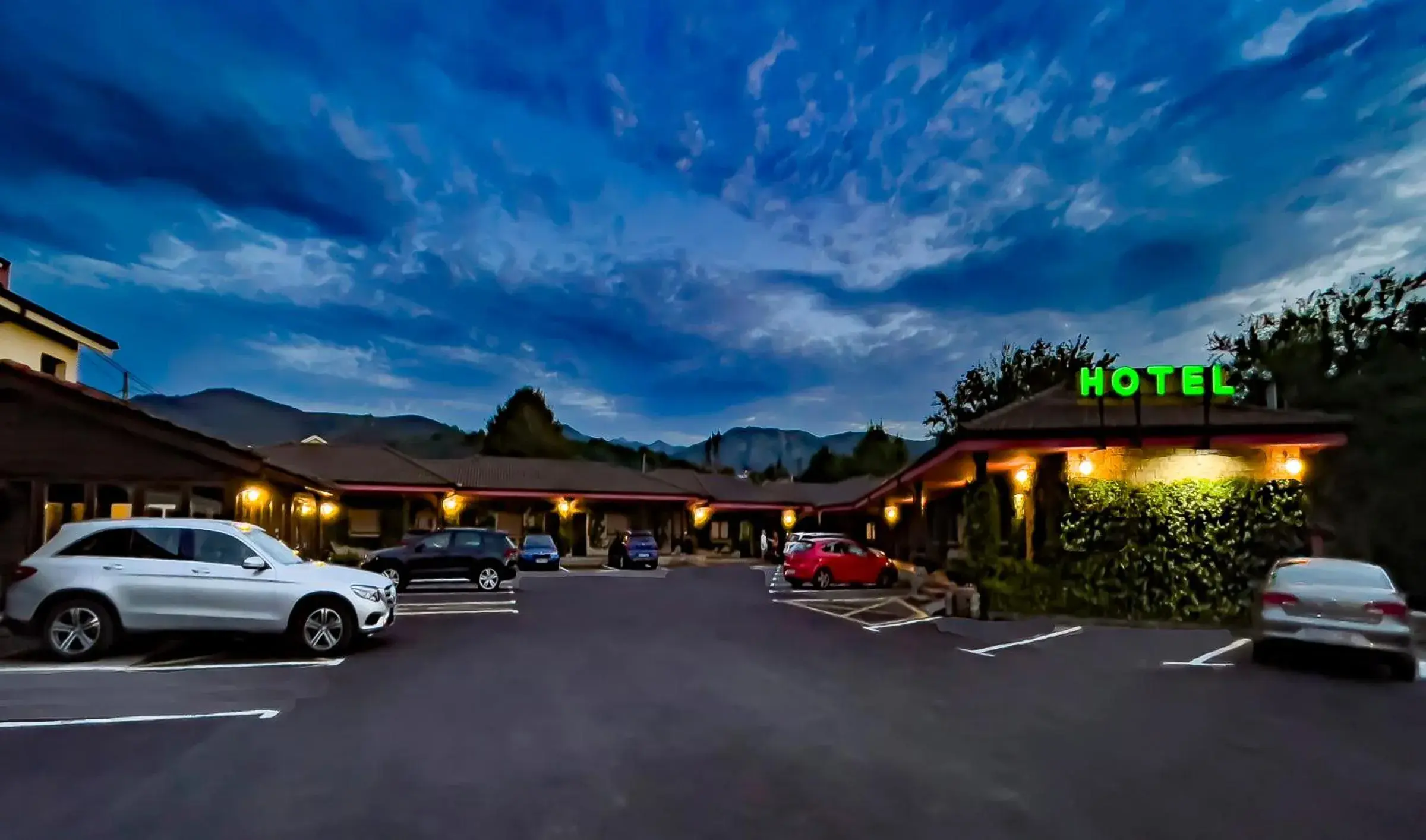 Hotel Rural "La Ruta De Cabrales" Hotel Rural "La Ruta De Cabrales"