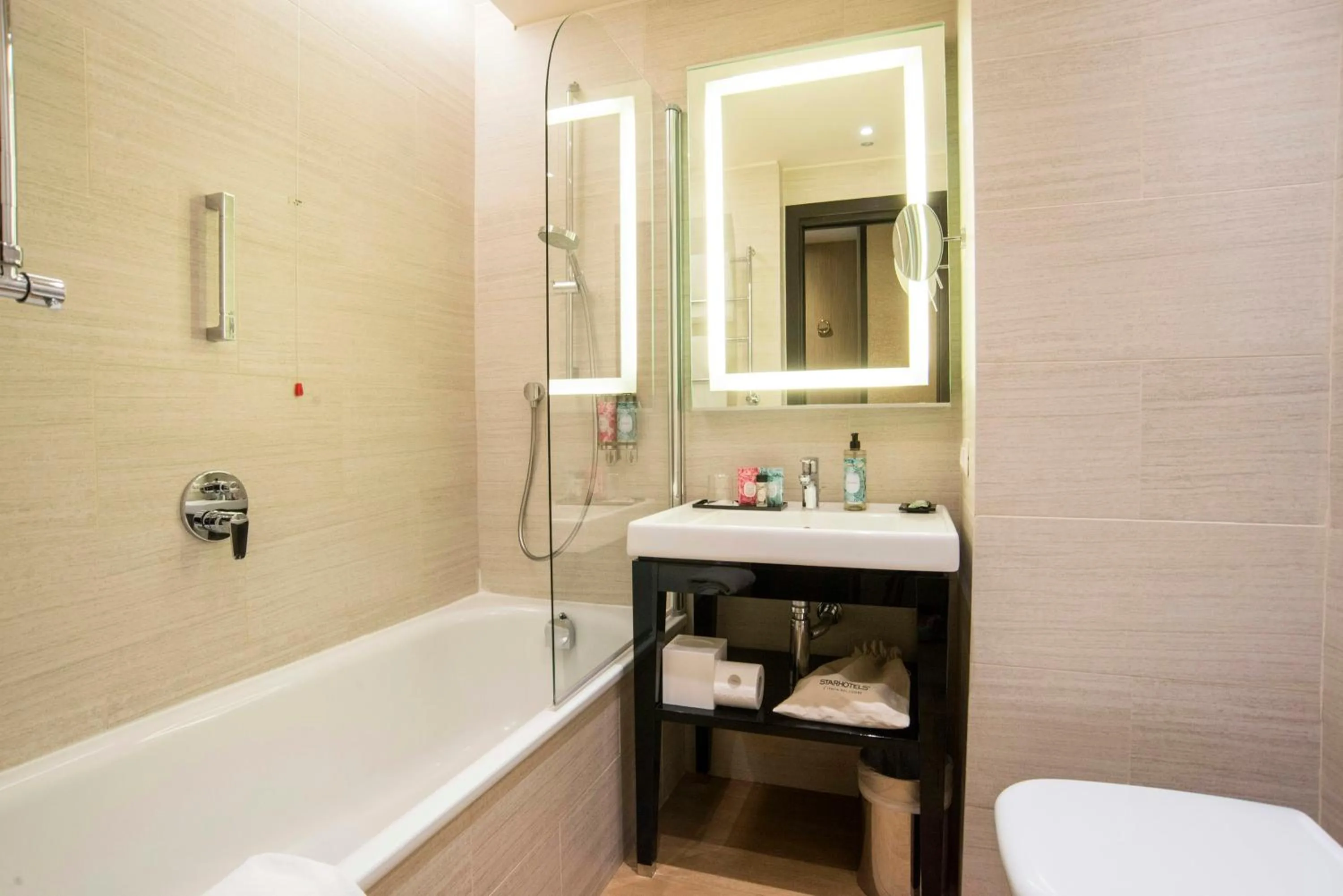 Bathroom in Starhotels Michelangelo Rome