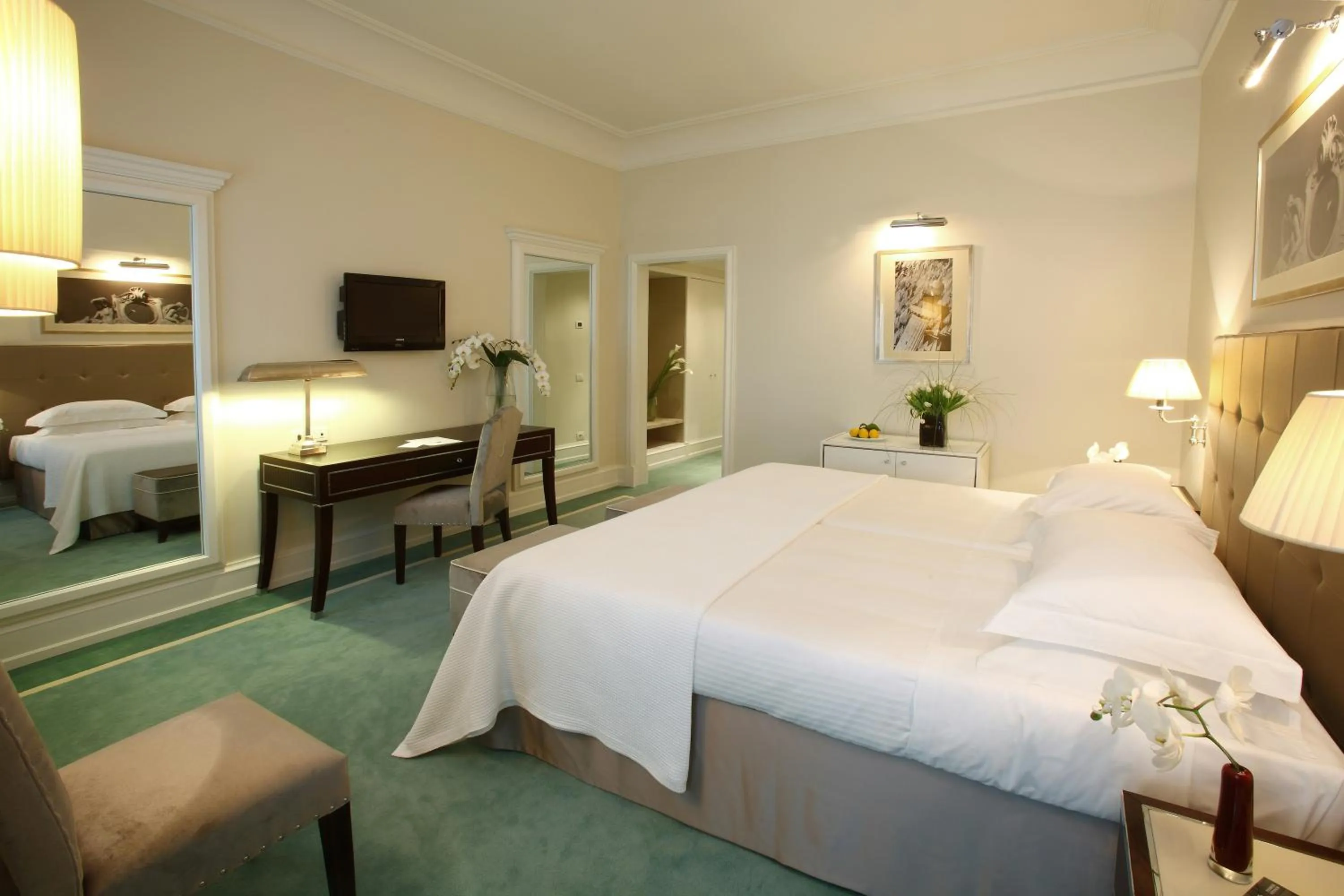 Bedroom, Bed in Savoia Excelsior Palace Trieste - Starhotels Collezione
