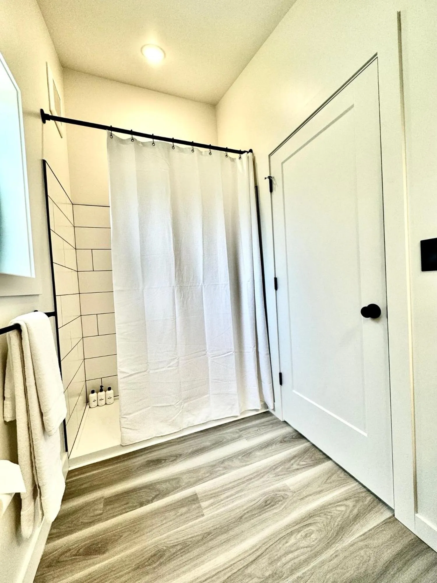 Shower in LOGE Westport