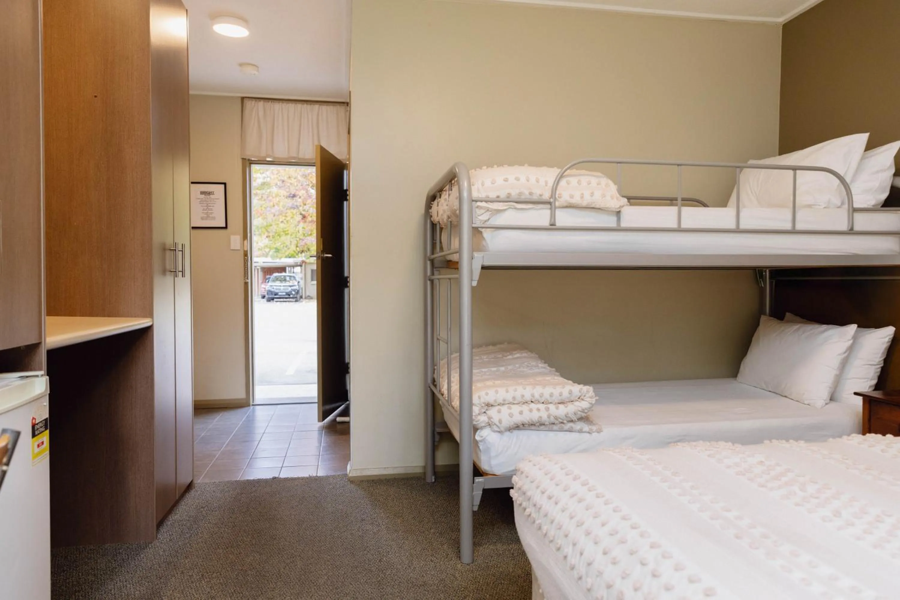 Bedroom, Bed in The Bright Motor Inn