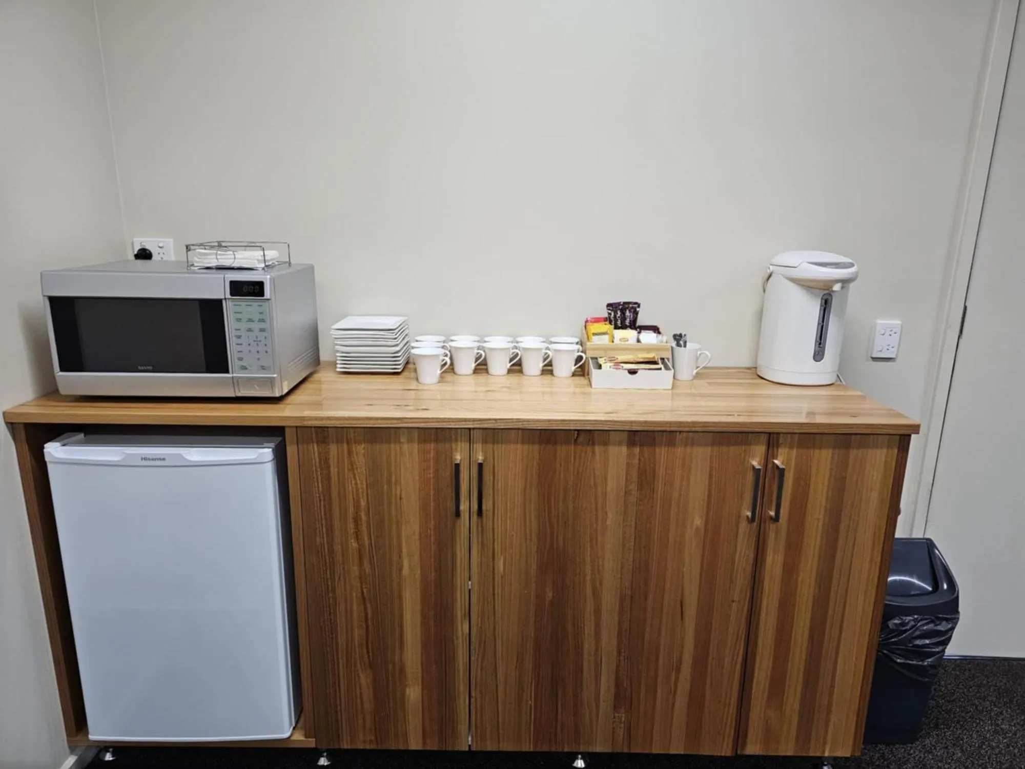 Business facilities in The Bright Motor Inn