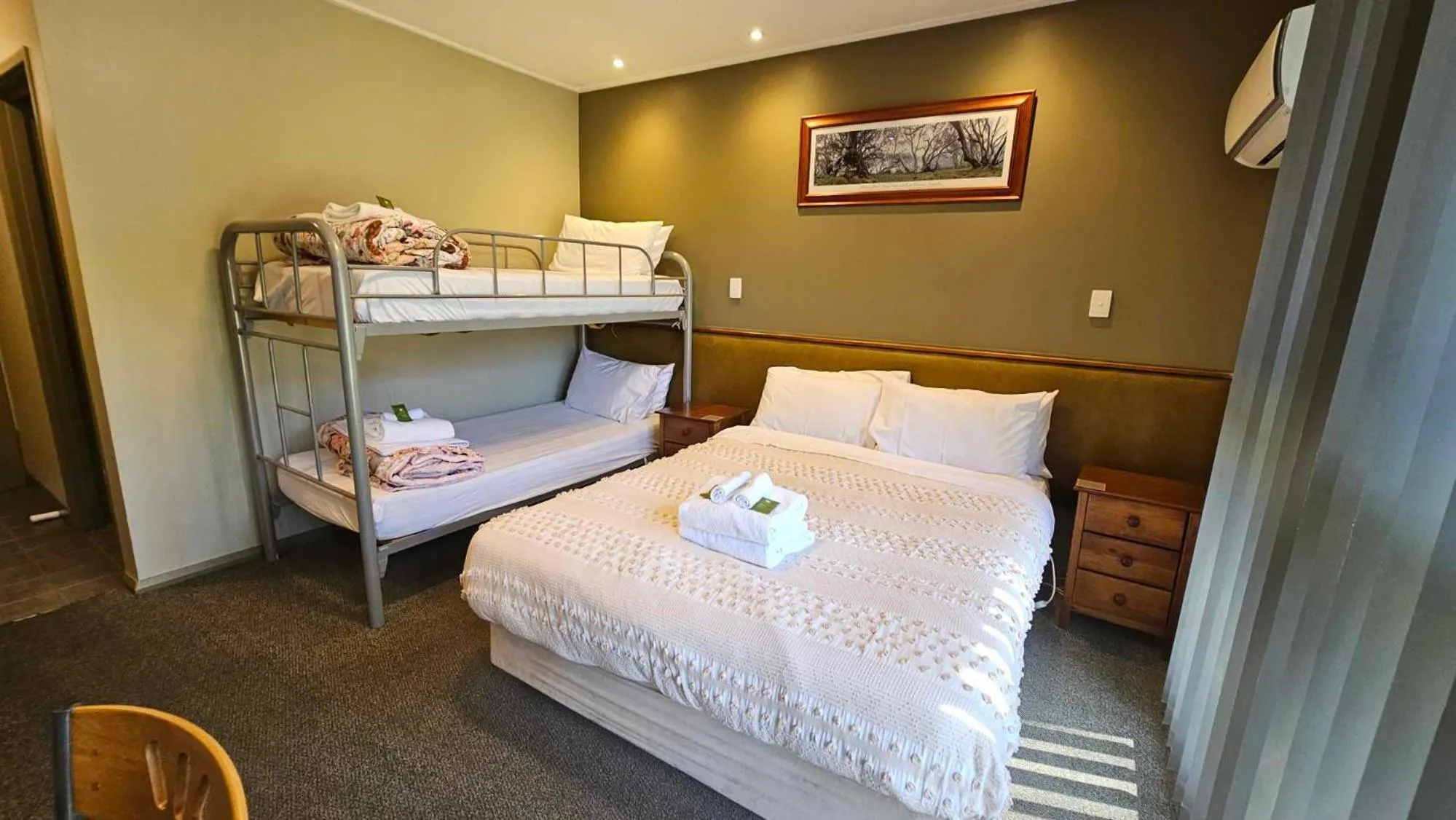 Bed in The Bright Motor Inn