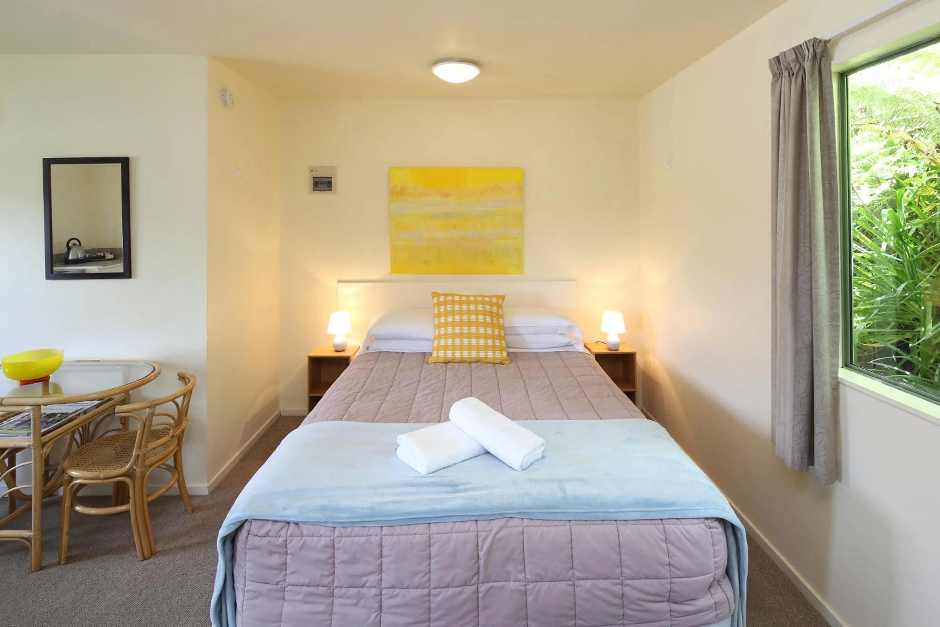 Bed in Waiheke Island Motel