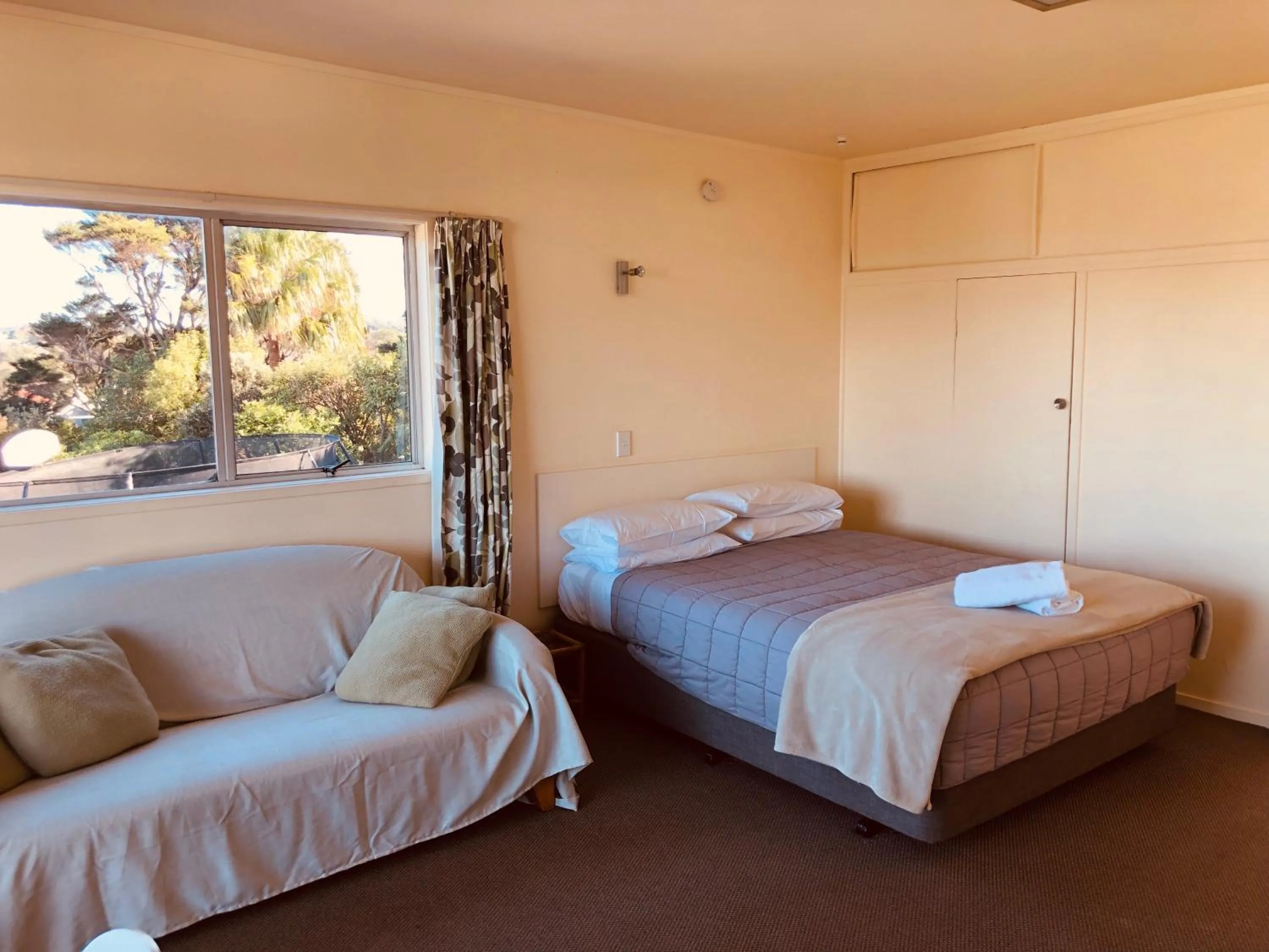 Bed in Waiheke Island Motel
