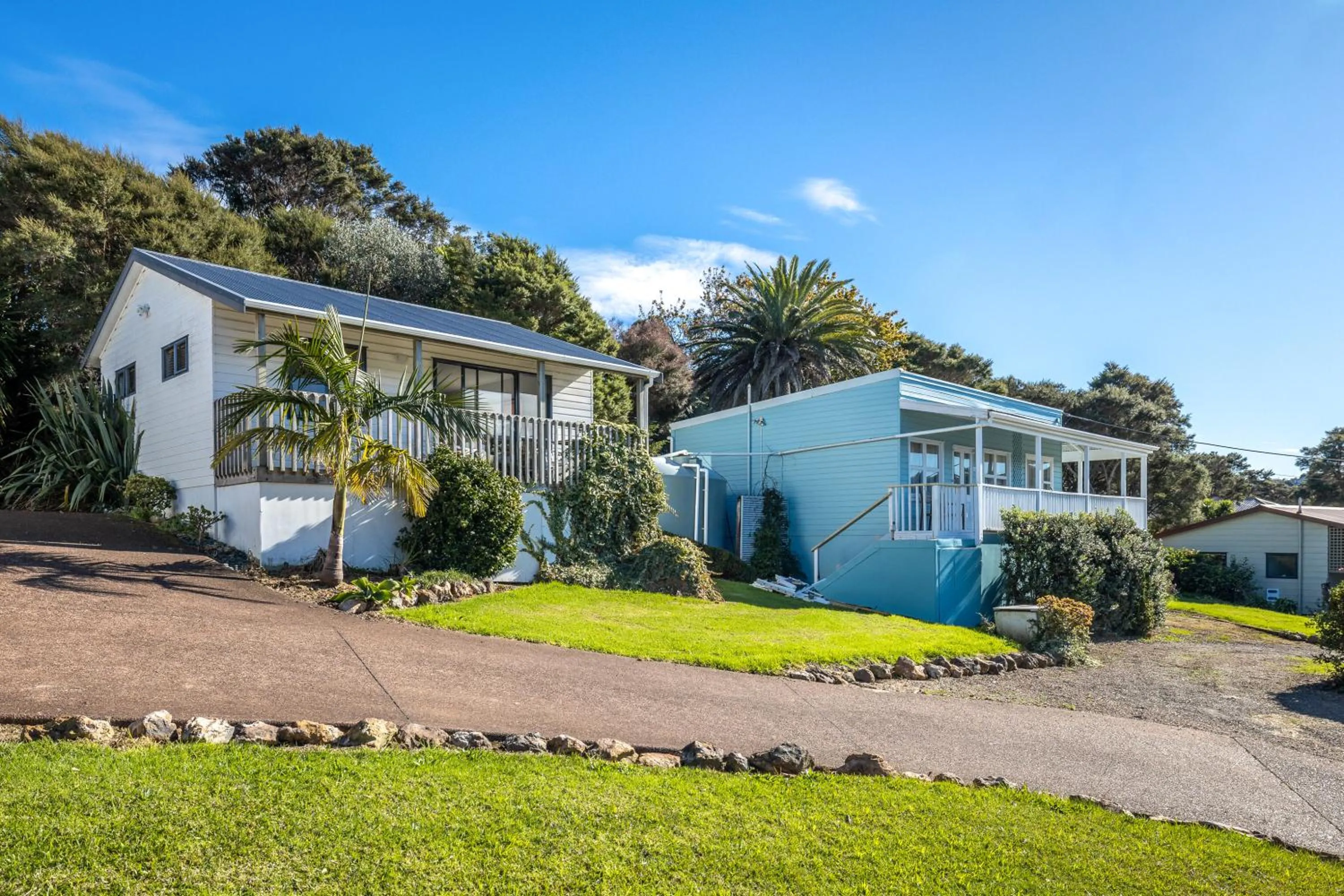 Property building in Waiheke Island Motel