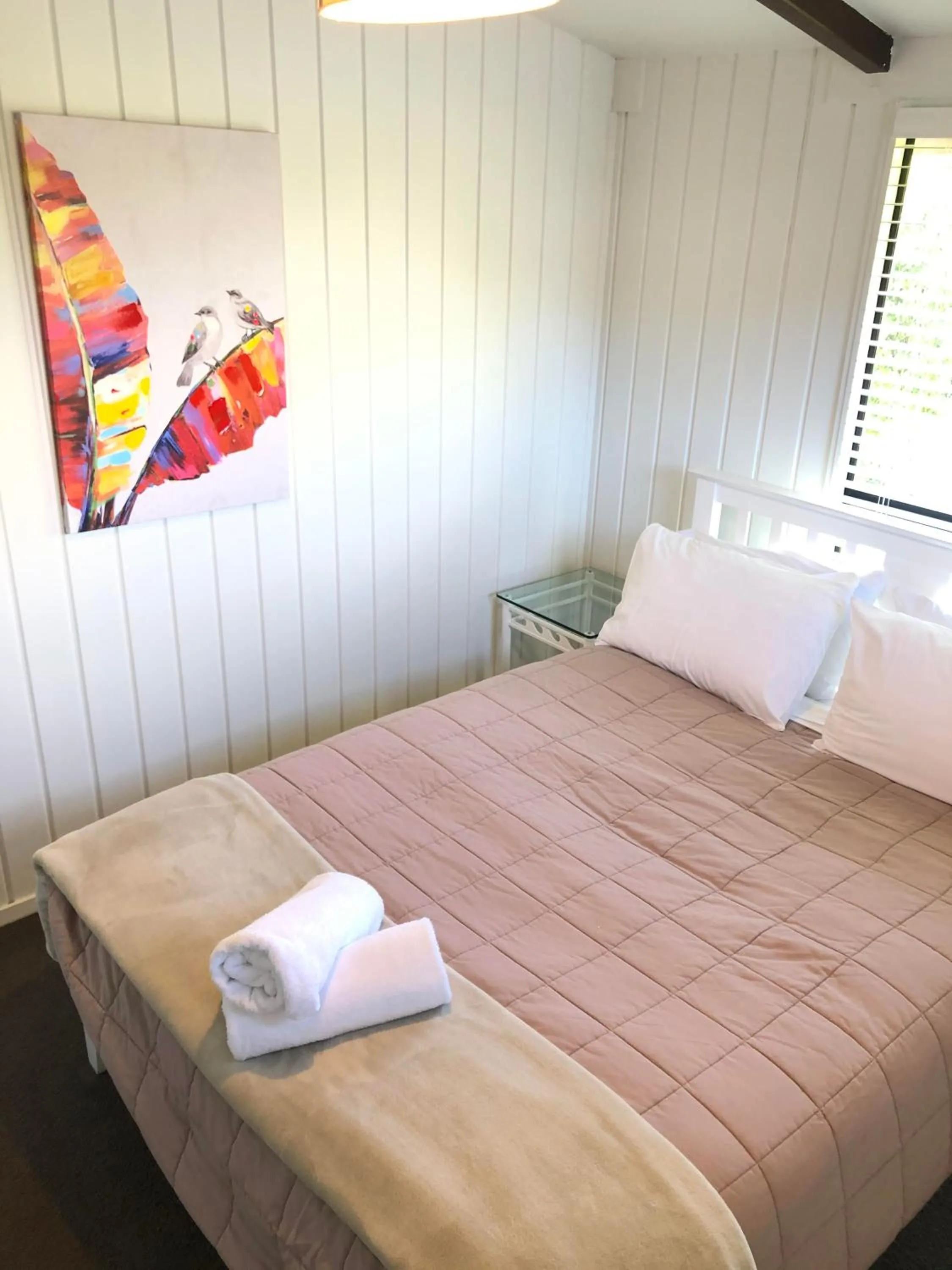 Bed in Waiheke Island Motel