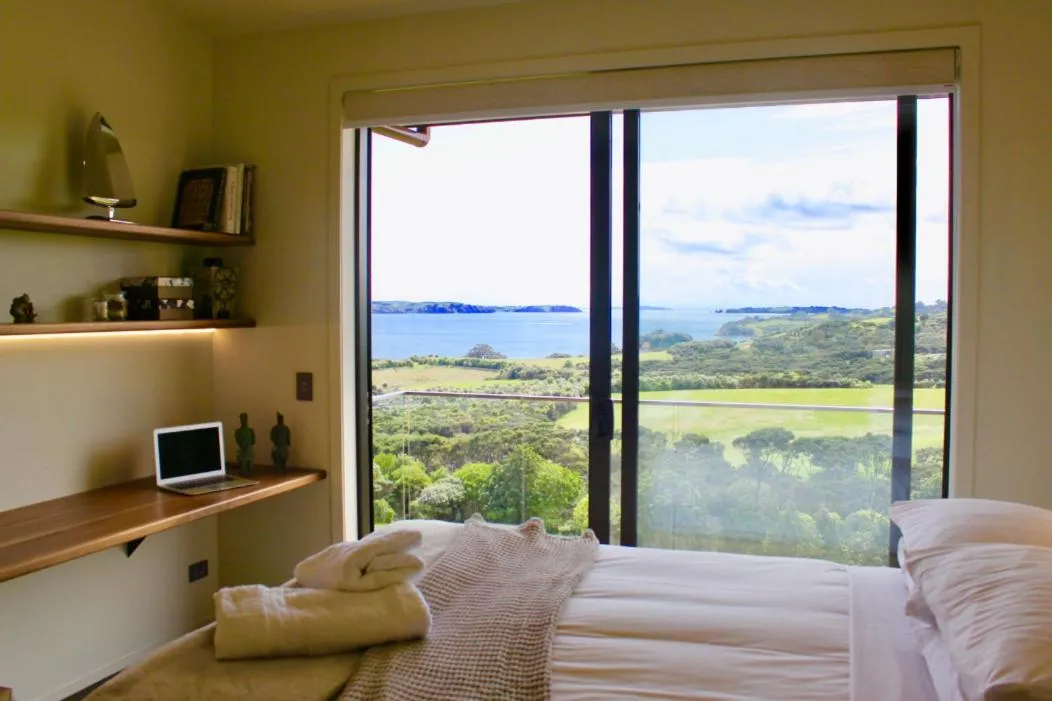 Bed in Waiheke Island Motel