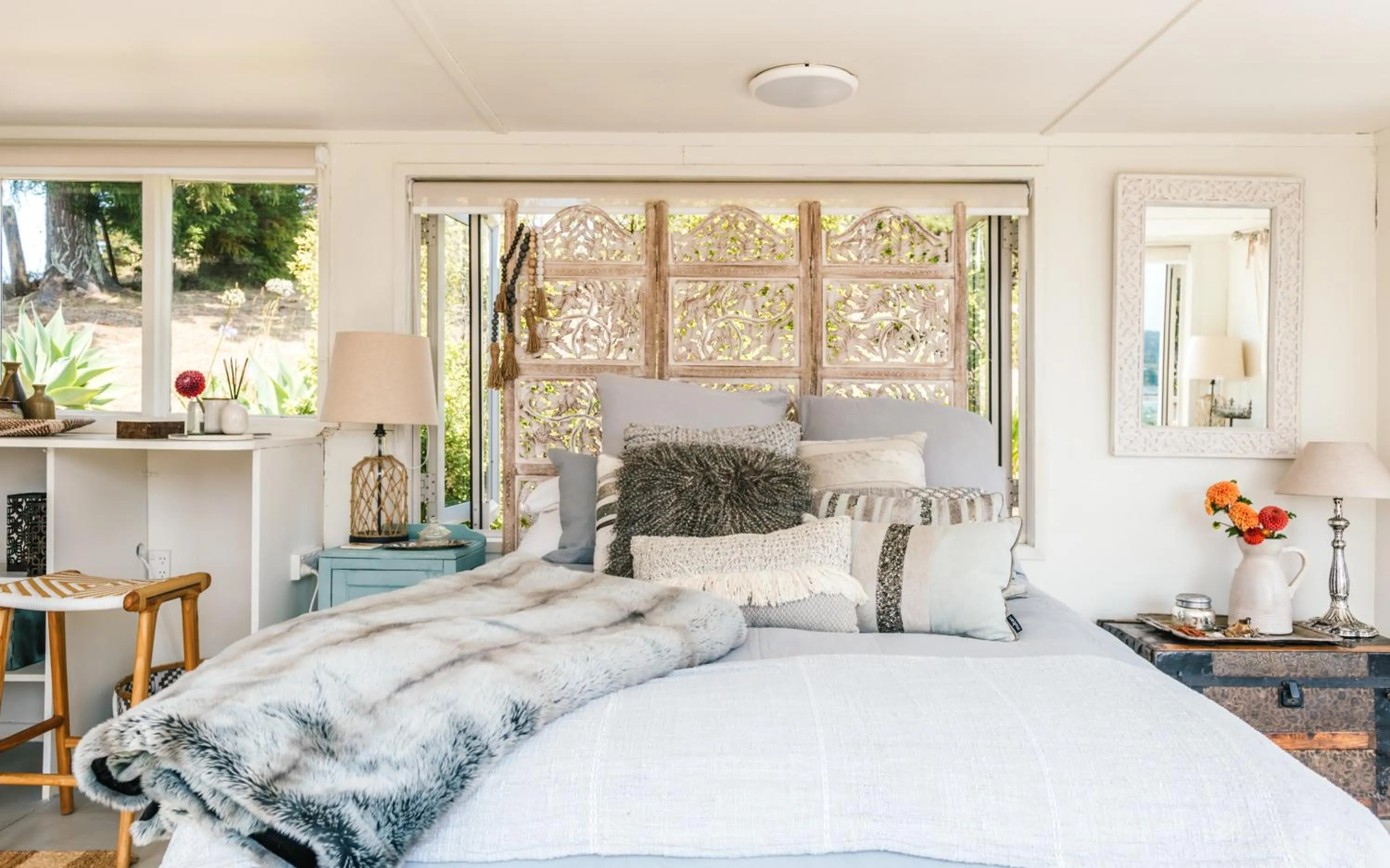 Bed in Waiheke Island Motel