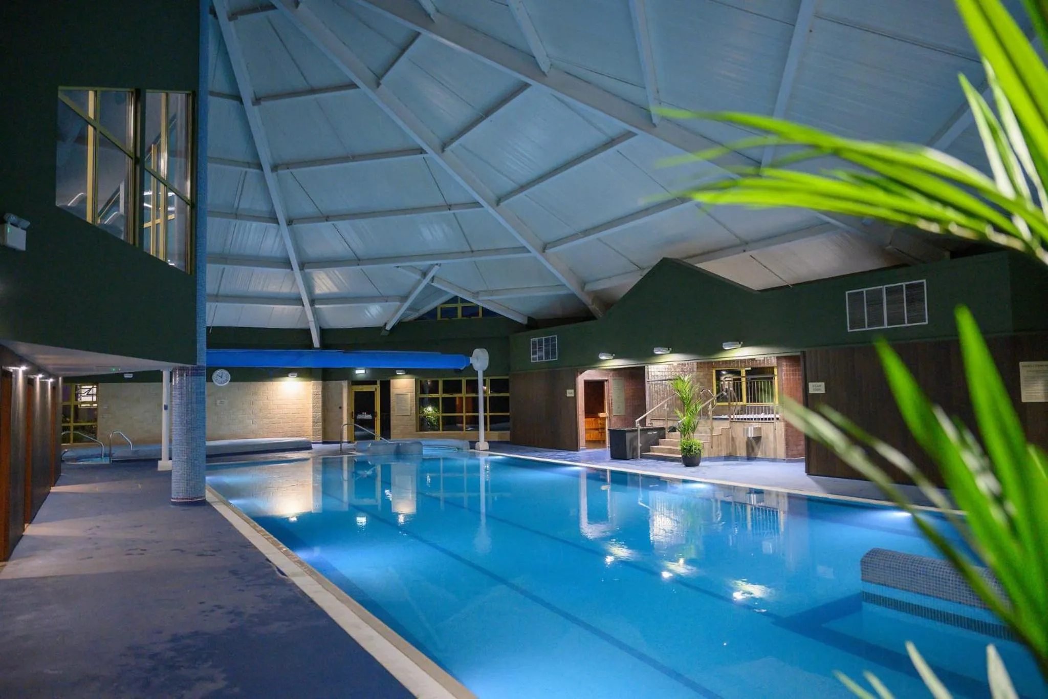 Swimming pool in Newtown Park Hotel