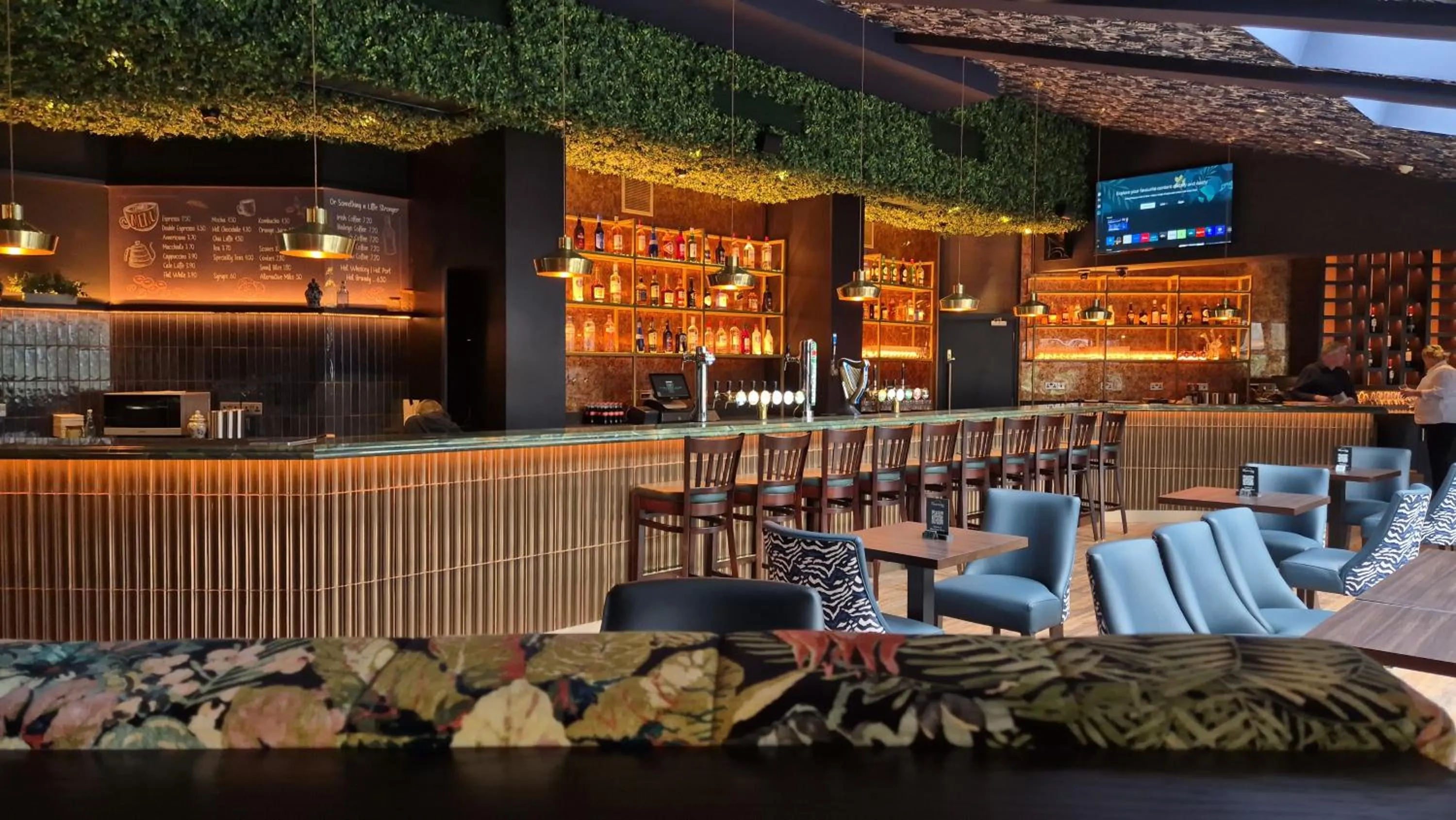 Lounge or bar in Newtown Park Hotel