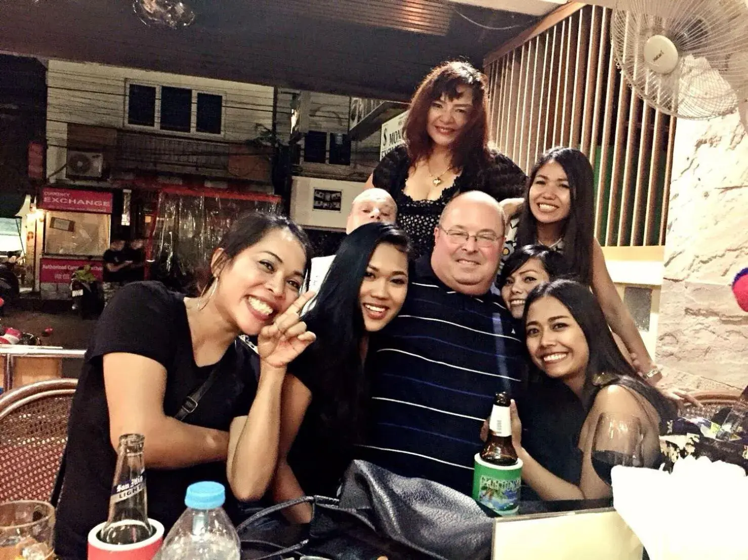 Lounge or bar in Summer Breeze Hotel Lounge or bar in Summer Breeze Hotel