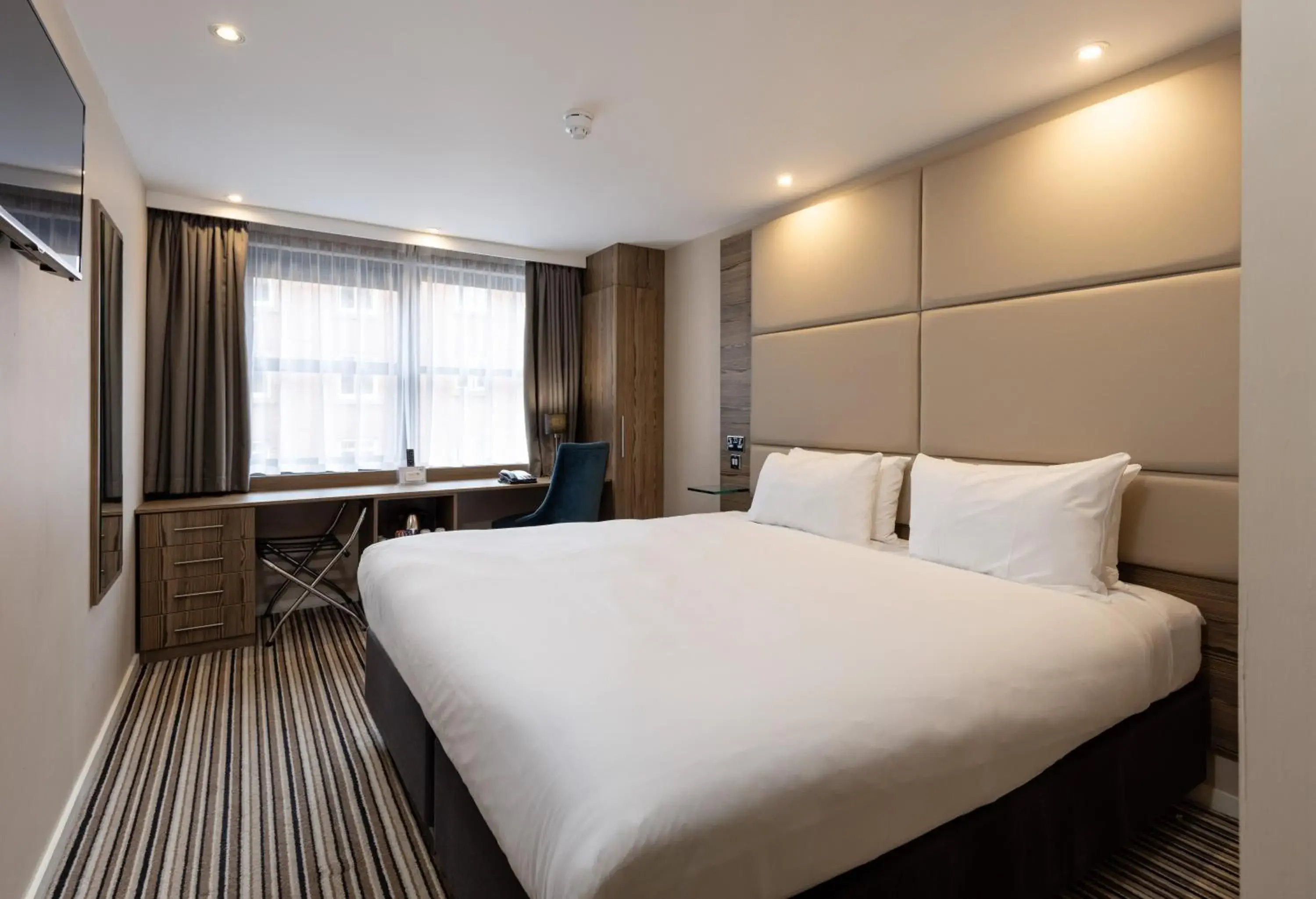 Property building, Bed in Holiday Inn York City Centre by IHG Property building, Bed in Holiday Inn York City Centre by IHG