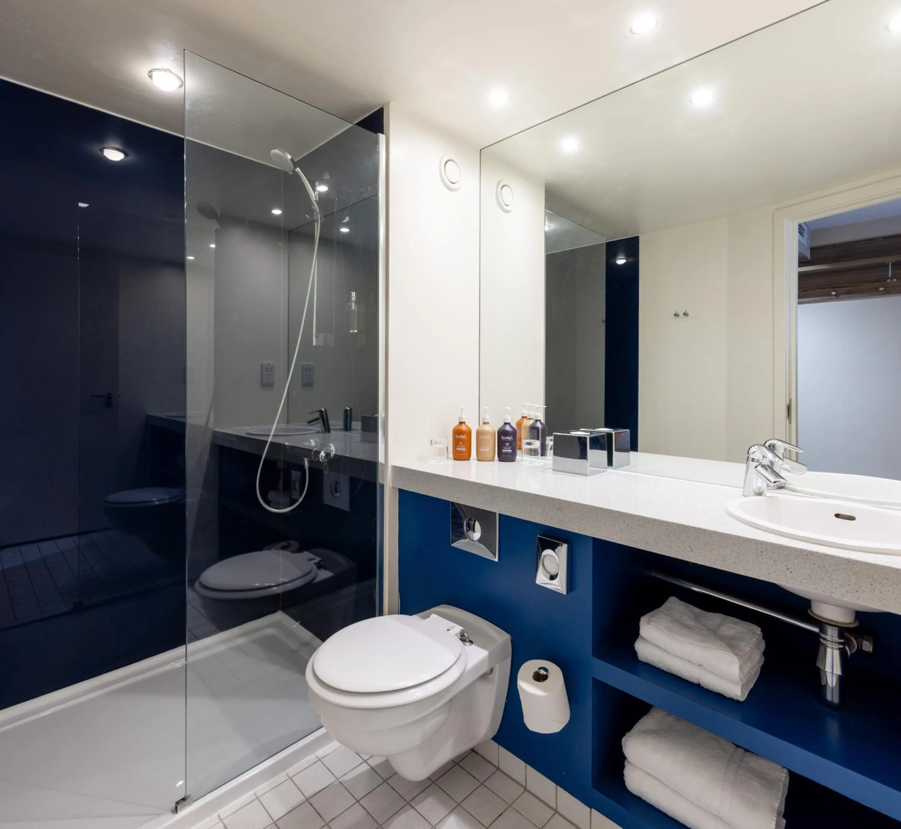 Bathroom in Holiday Inn York City Centre by IHG