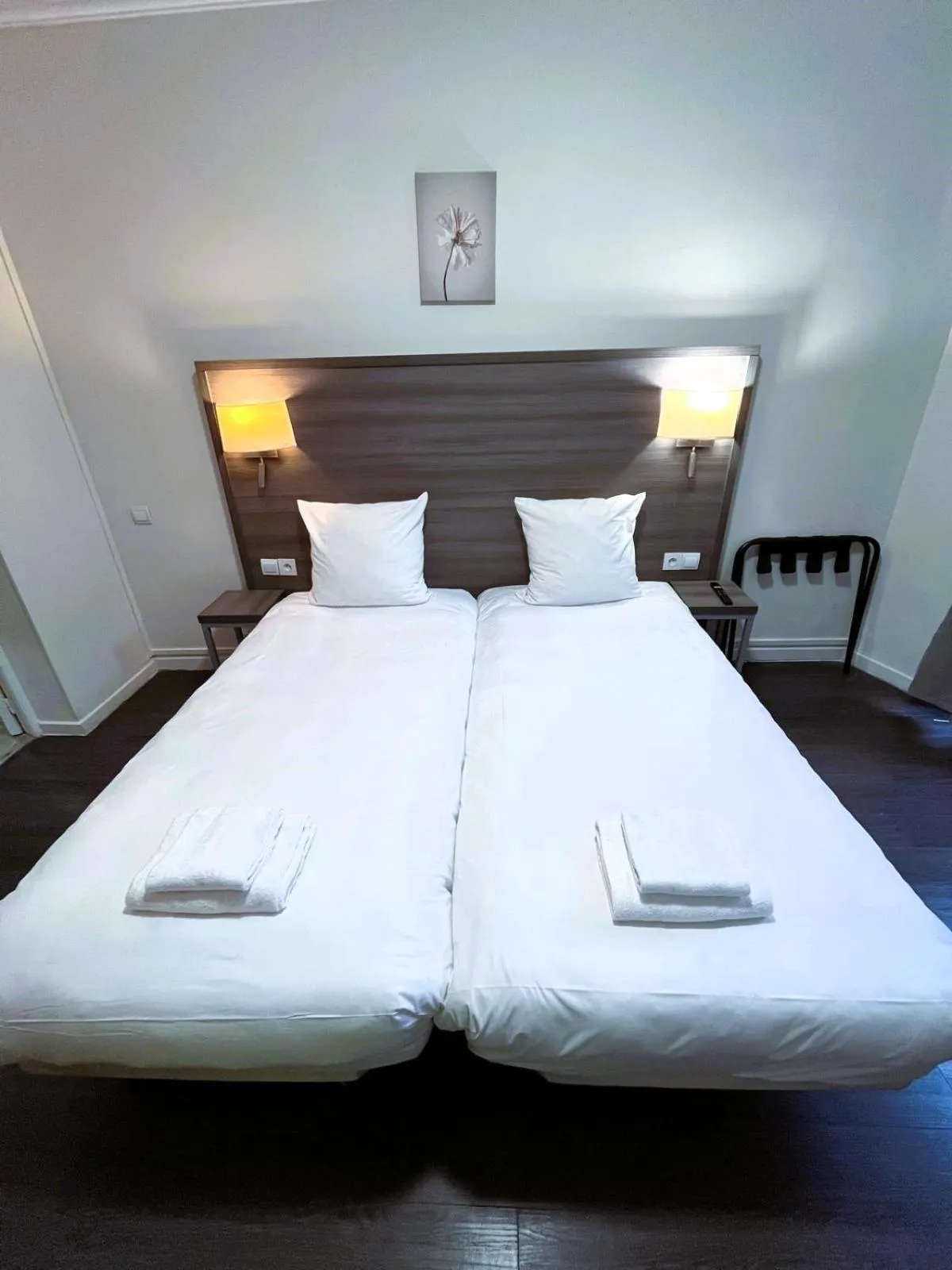 Bed in Hipotel Paris Voltaire Bastille