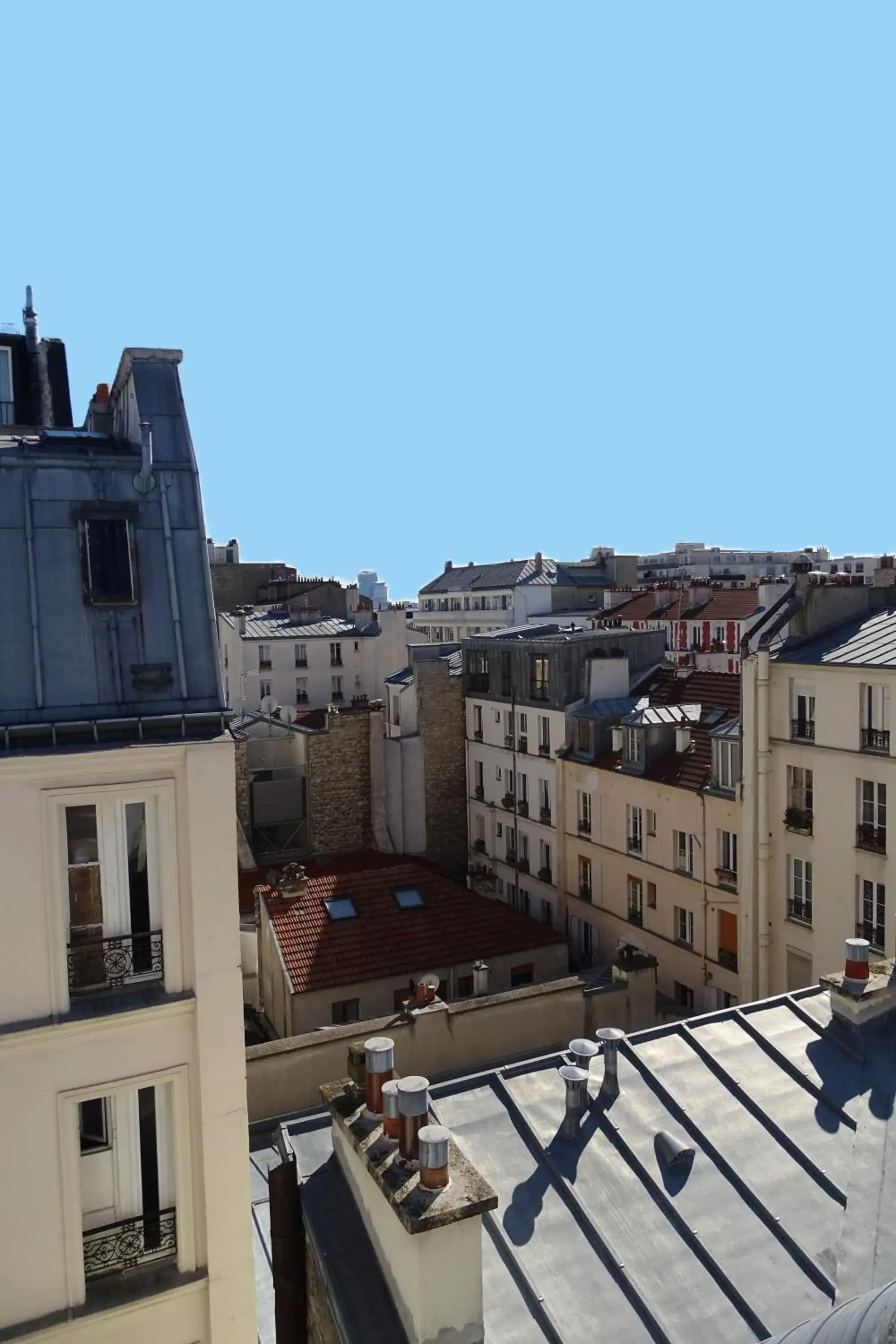 Property building in Hipotel Paris Voltaire Bastille Property building in Hipotel Paris Voltaire Bastille