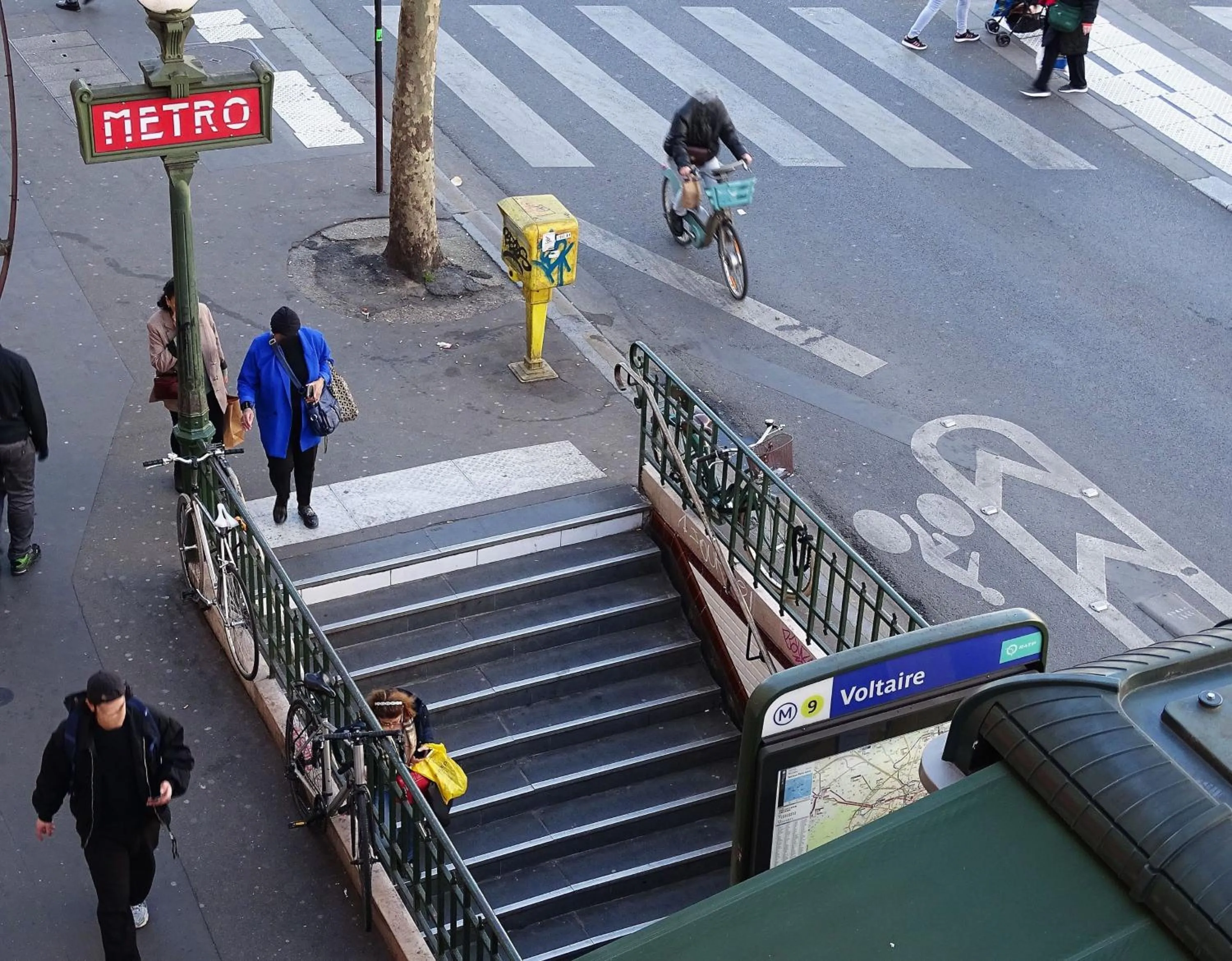 Street view in Hipotel Paris Voltaire Bastille