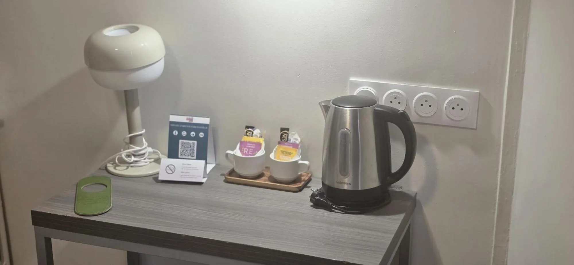 Coffee/tea facilities in Hipotel Paris Voltaire Bastille