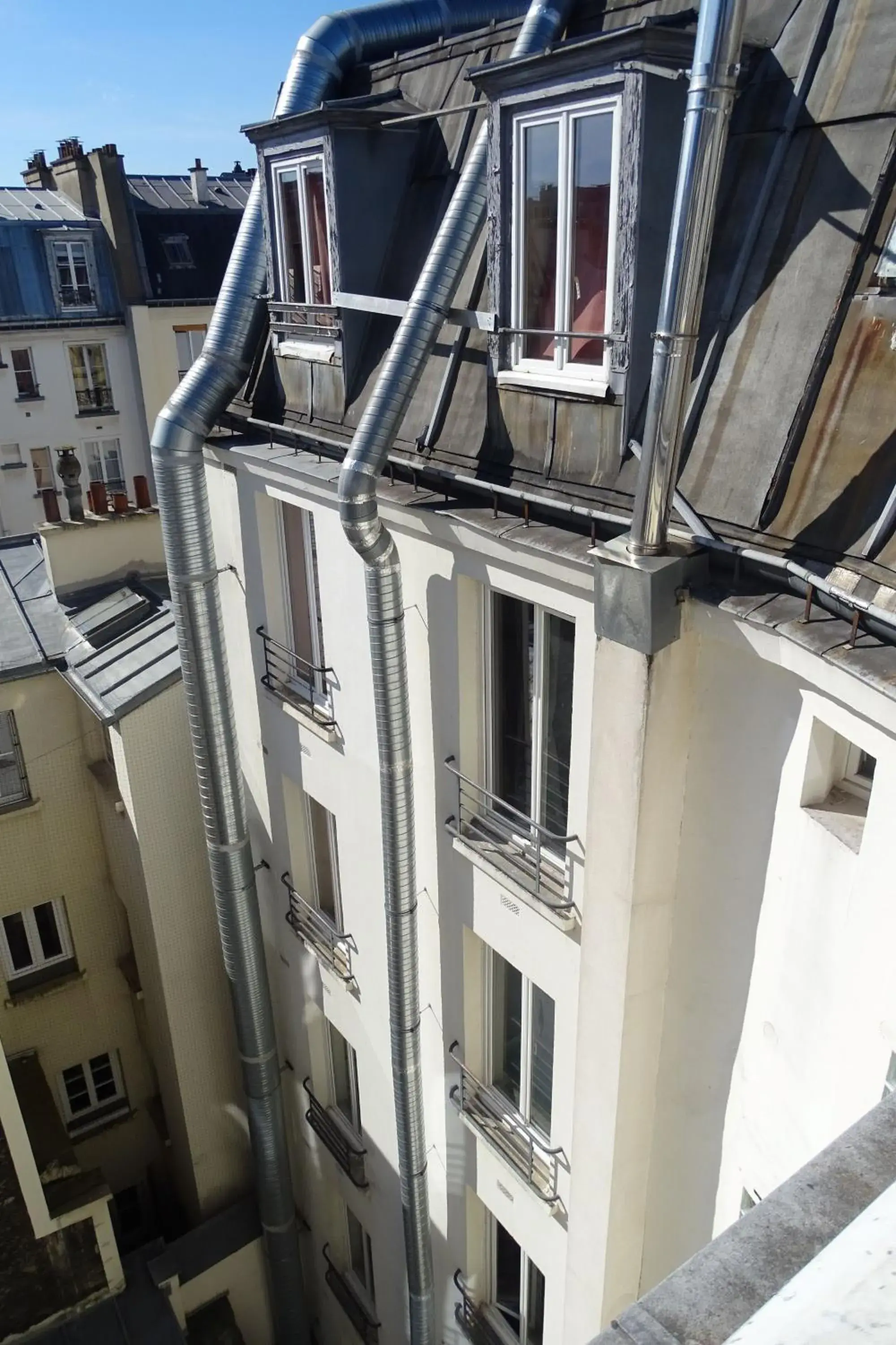 Property building in Hipotel Paris Voltaire Bastille Property building in Hipotel Paris Voltaire Bastille