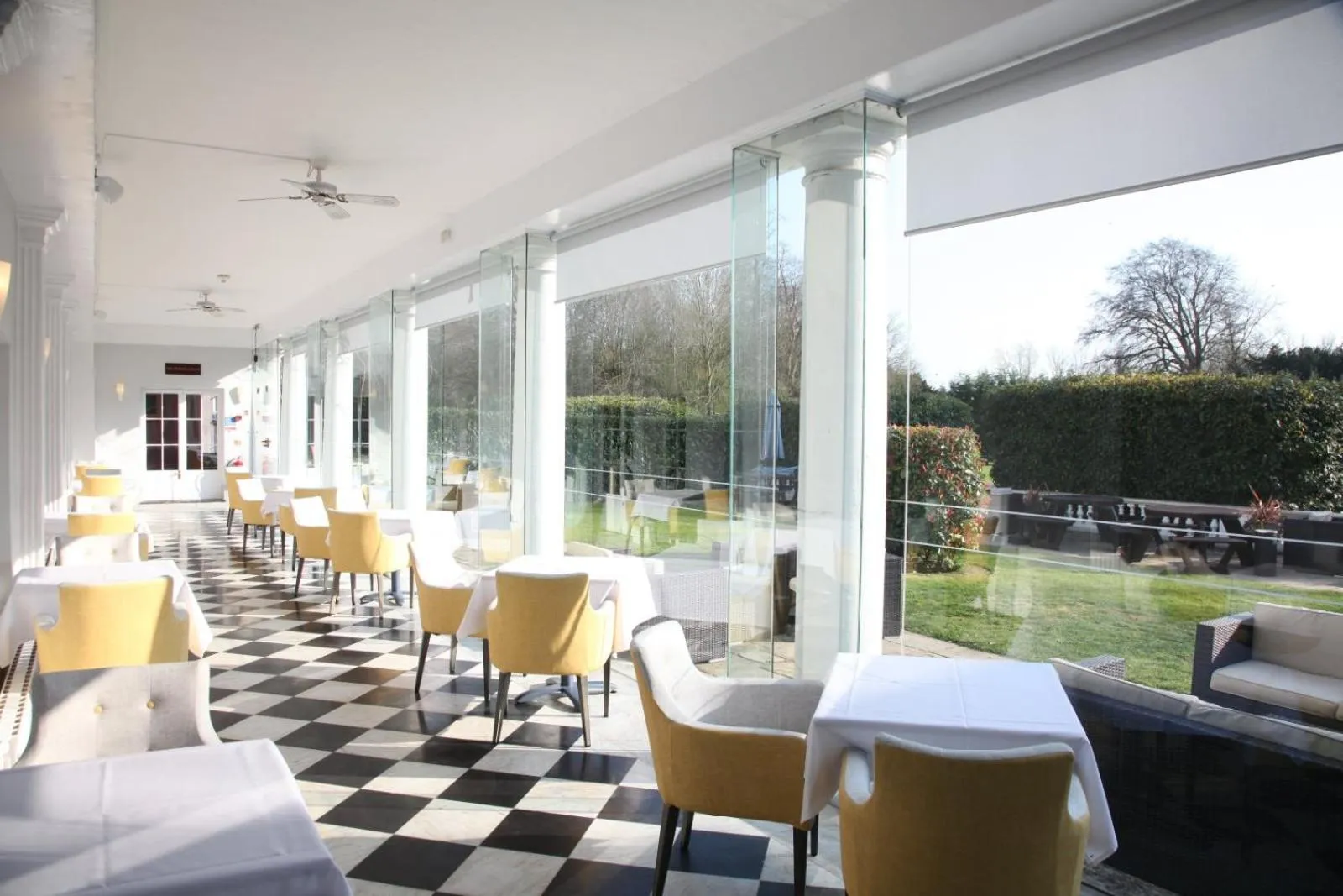 Restaurant/places to eat in Manor Of Groves Hotel, Golf & Health Club