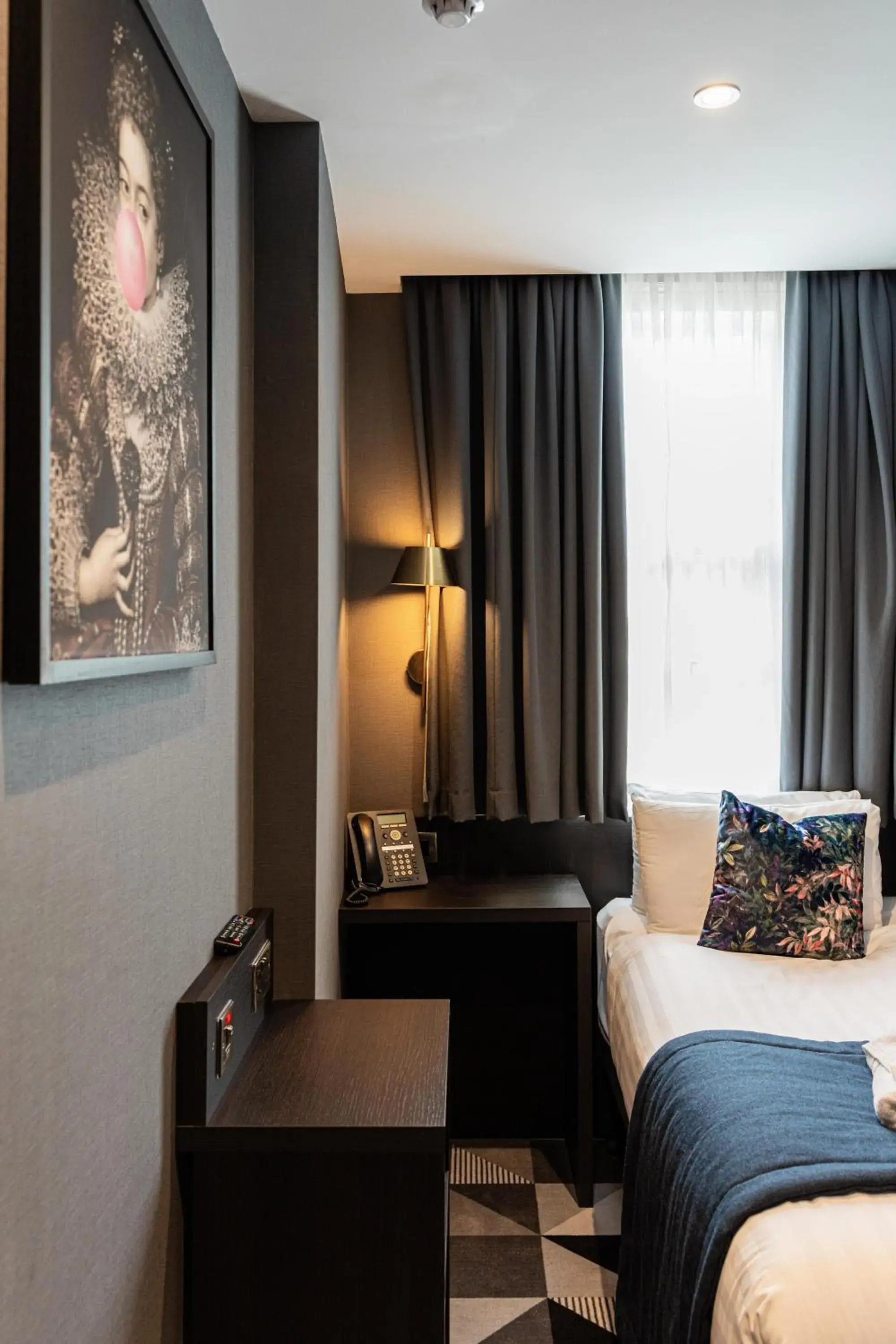 Bedroom, Bed in The House on Warwick Bedroom, Bed in The House on Warwick