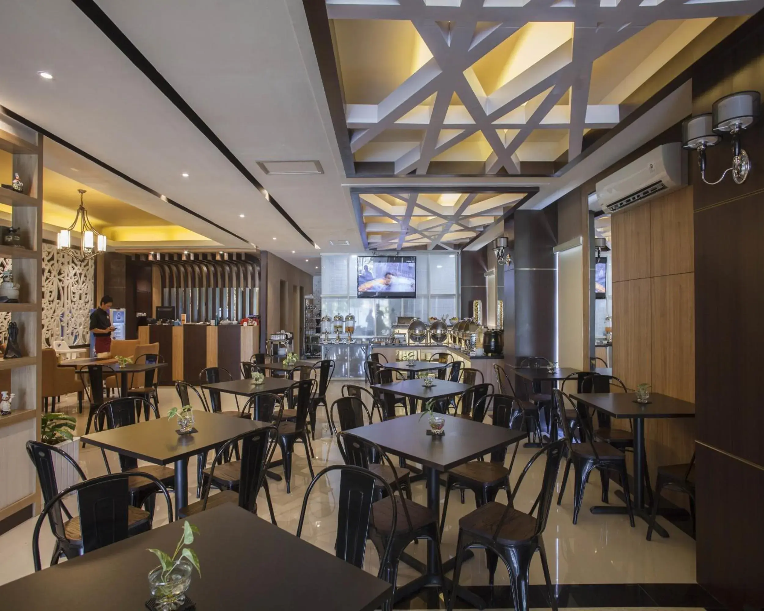 Restaurant/places to eat in JLE'S Hotel Restaurant/places to eat in JLE'S Hotel