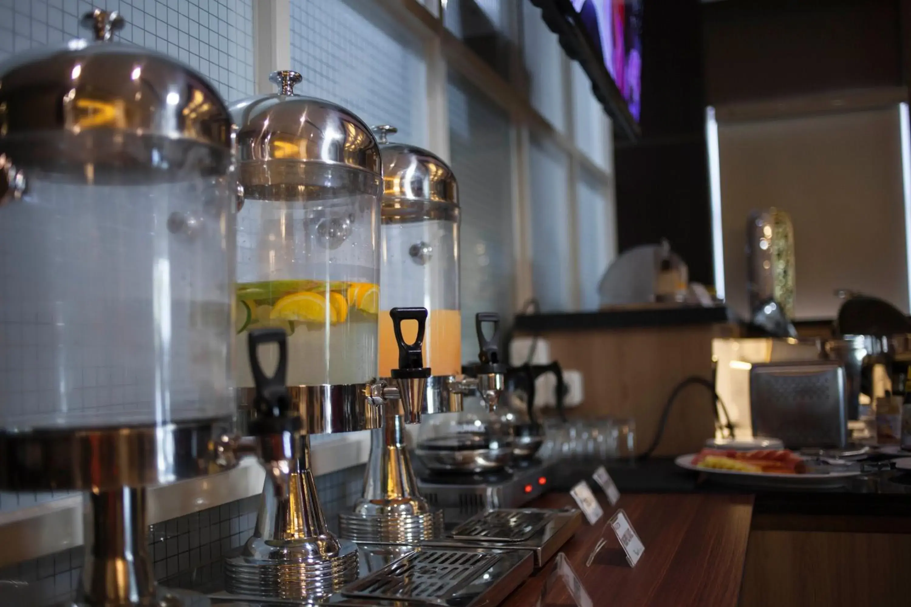 Restaurant/places to eat in JLE'S Hotel Restaurant/places to eat in JLE'S Hotel