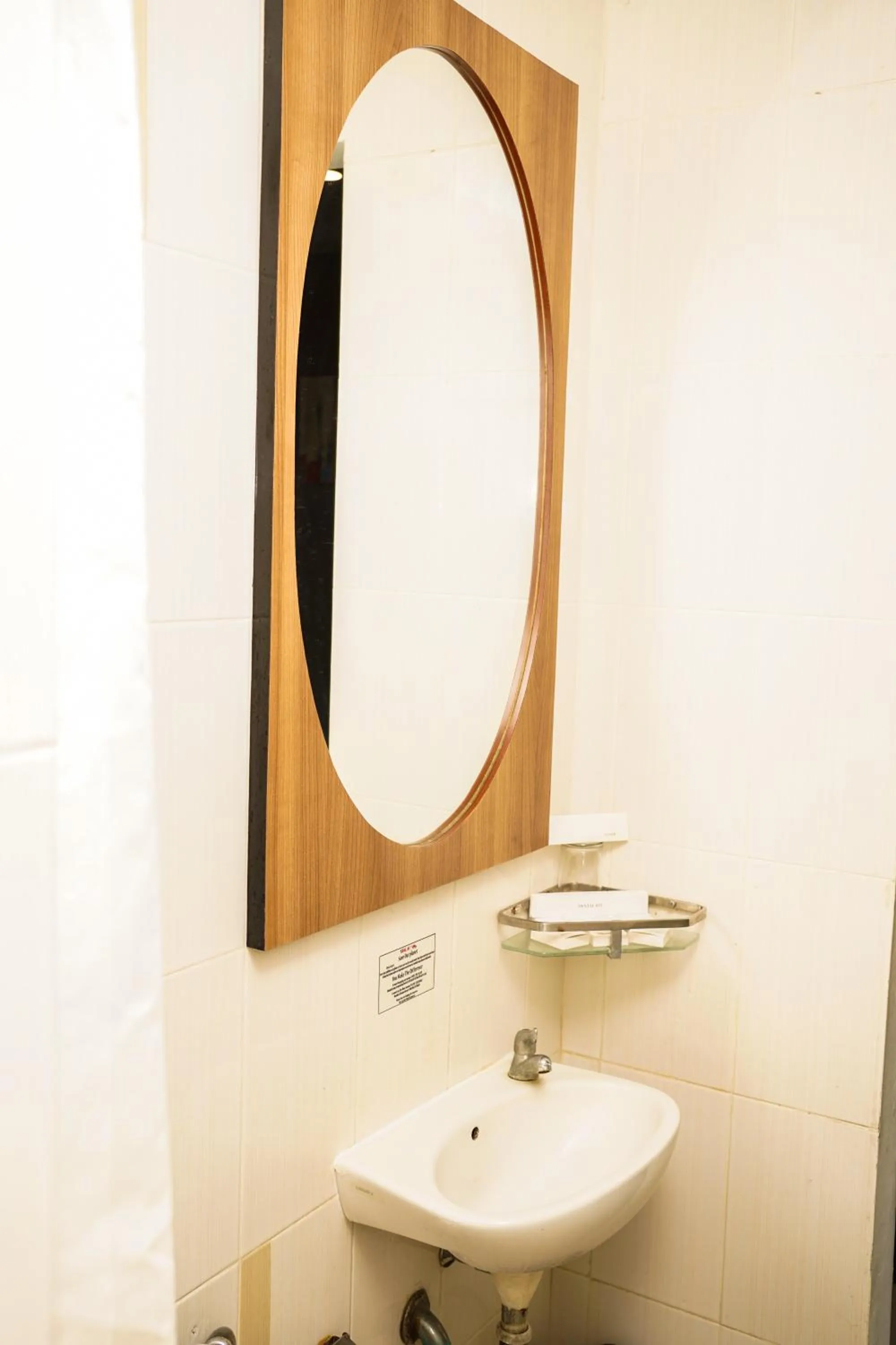 Bathroom in JLE'S Hotel